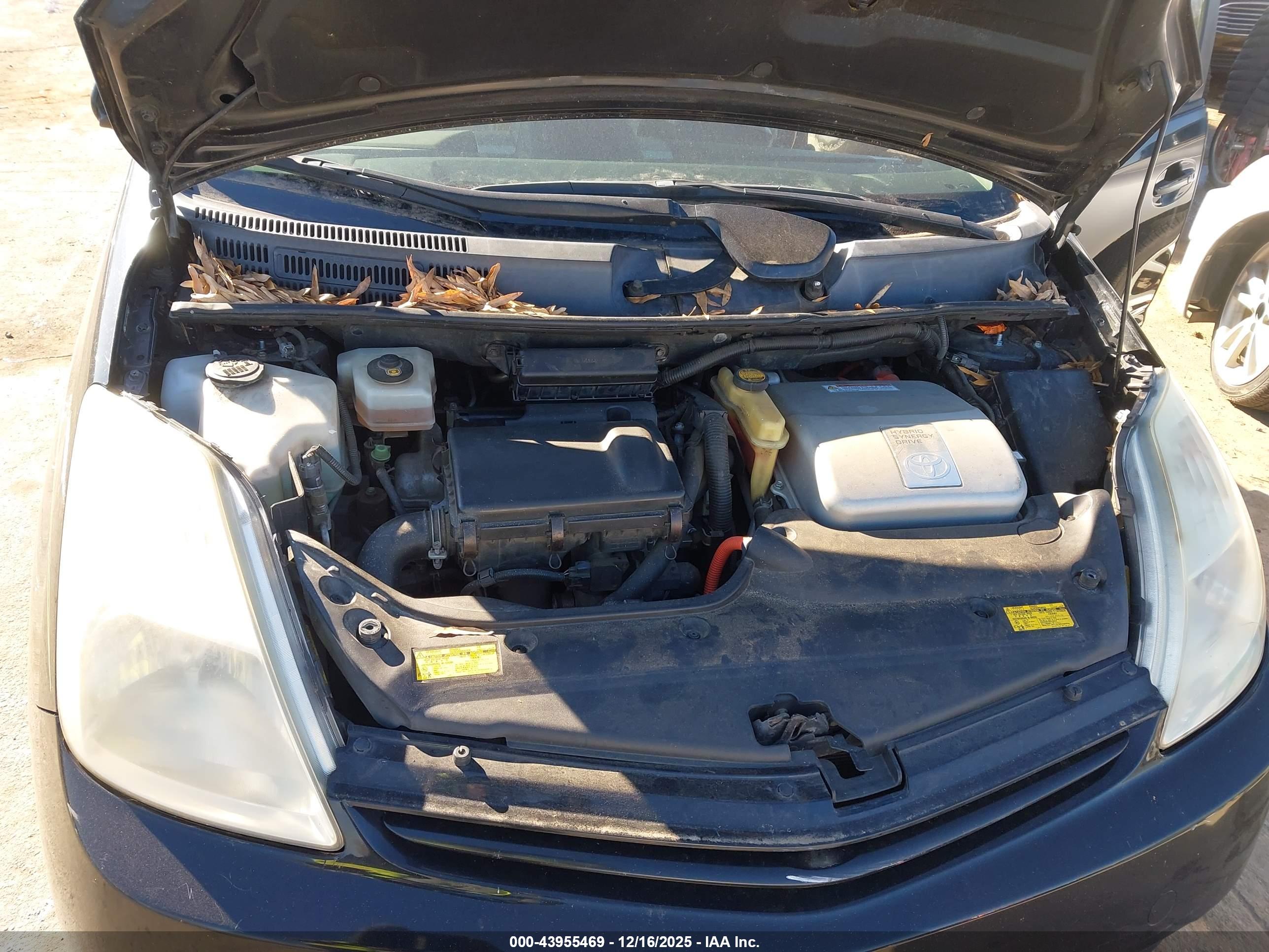 TOYOTA PRIUS image 10