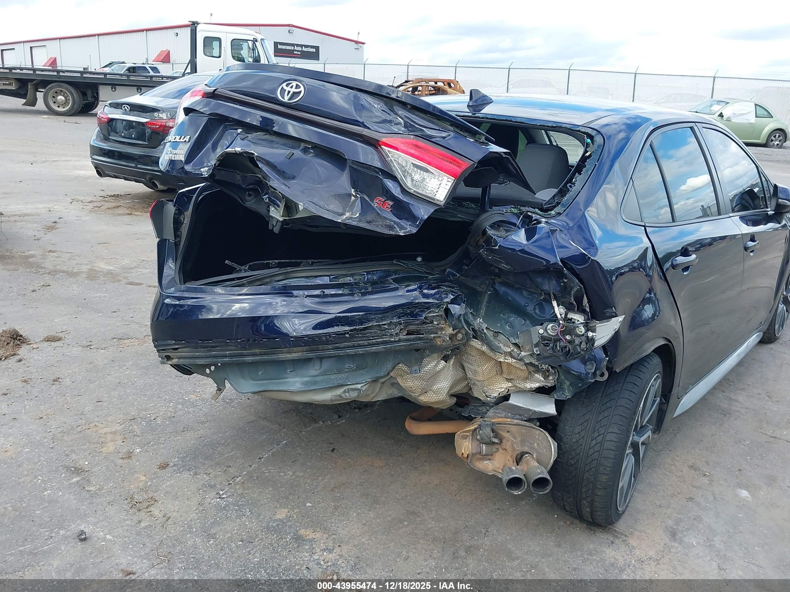 TOYOTA COROLLA image 6