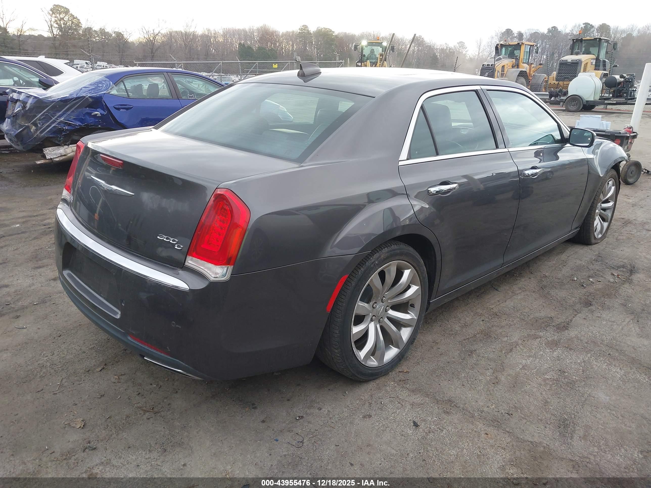 CHRYSLER 300C image 4