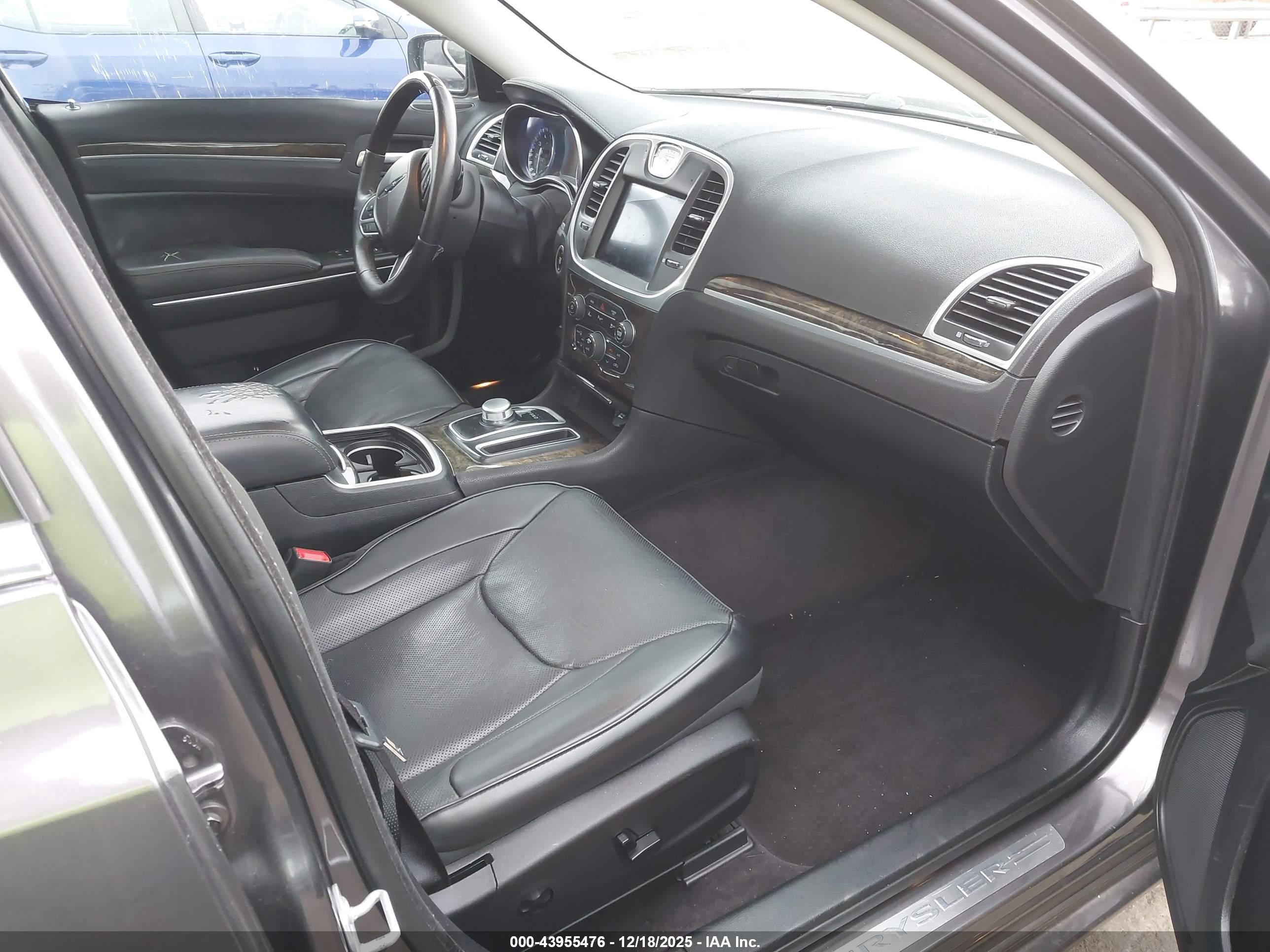 CHRYSLER 300C image 5