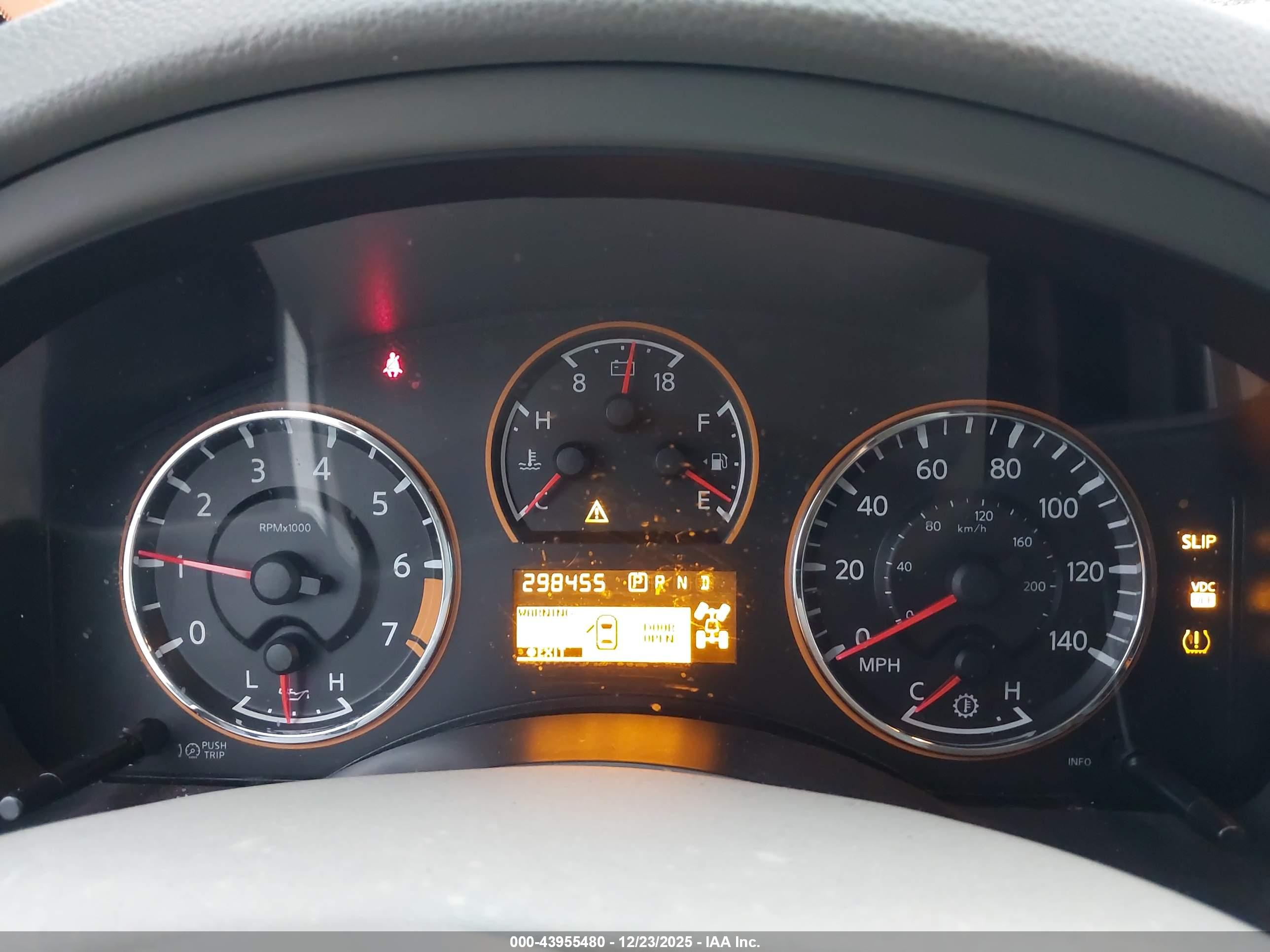 NISSAN ARMADA image 7