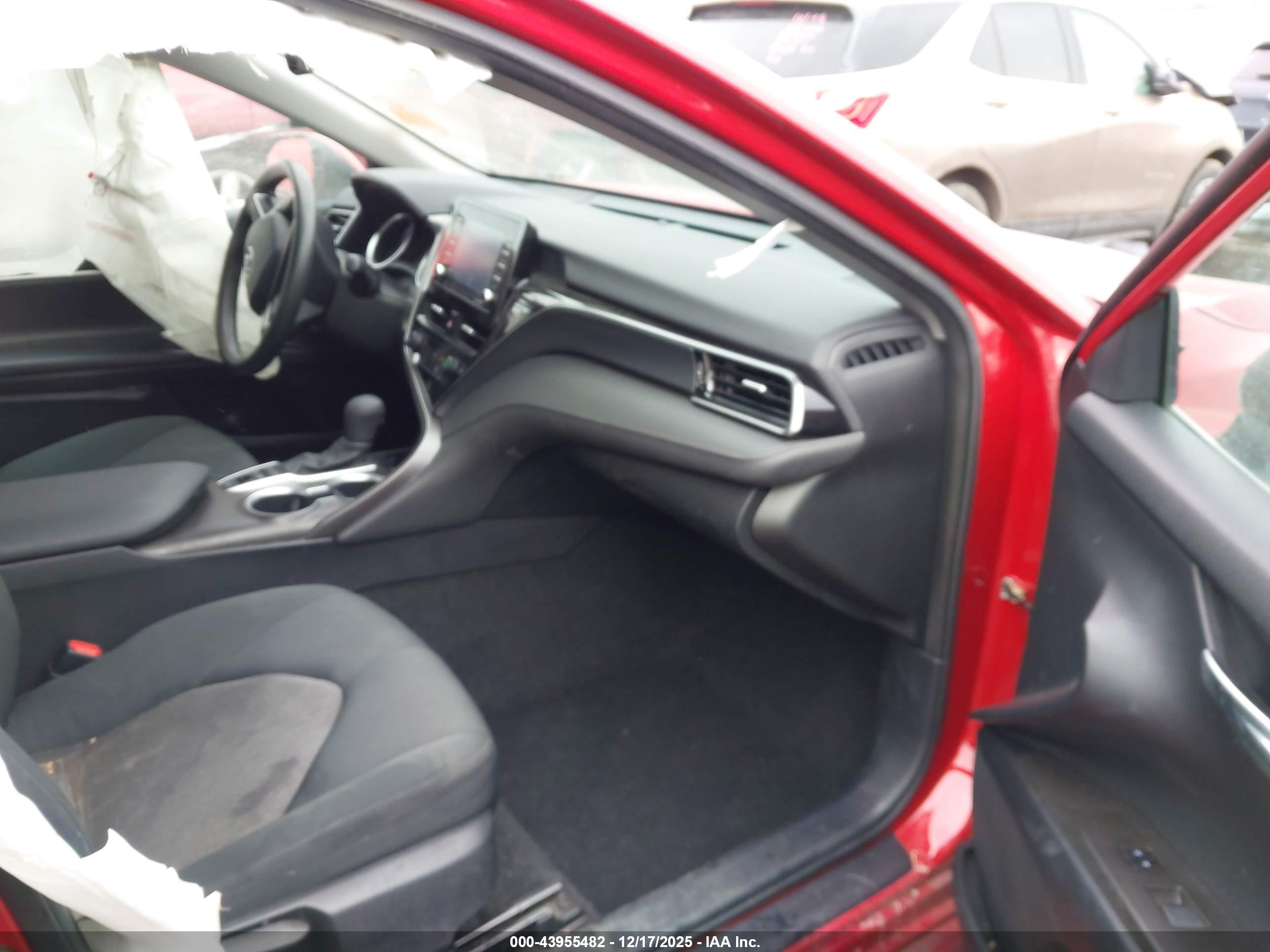 TOYOTA CAMRY image 5
