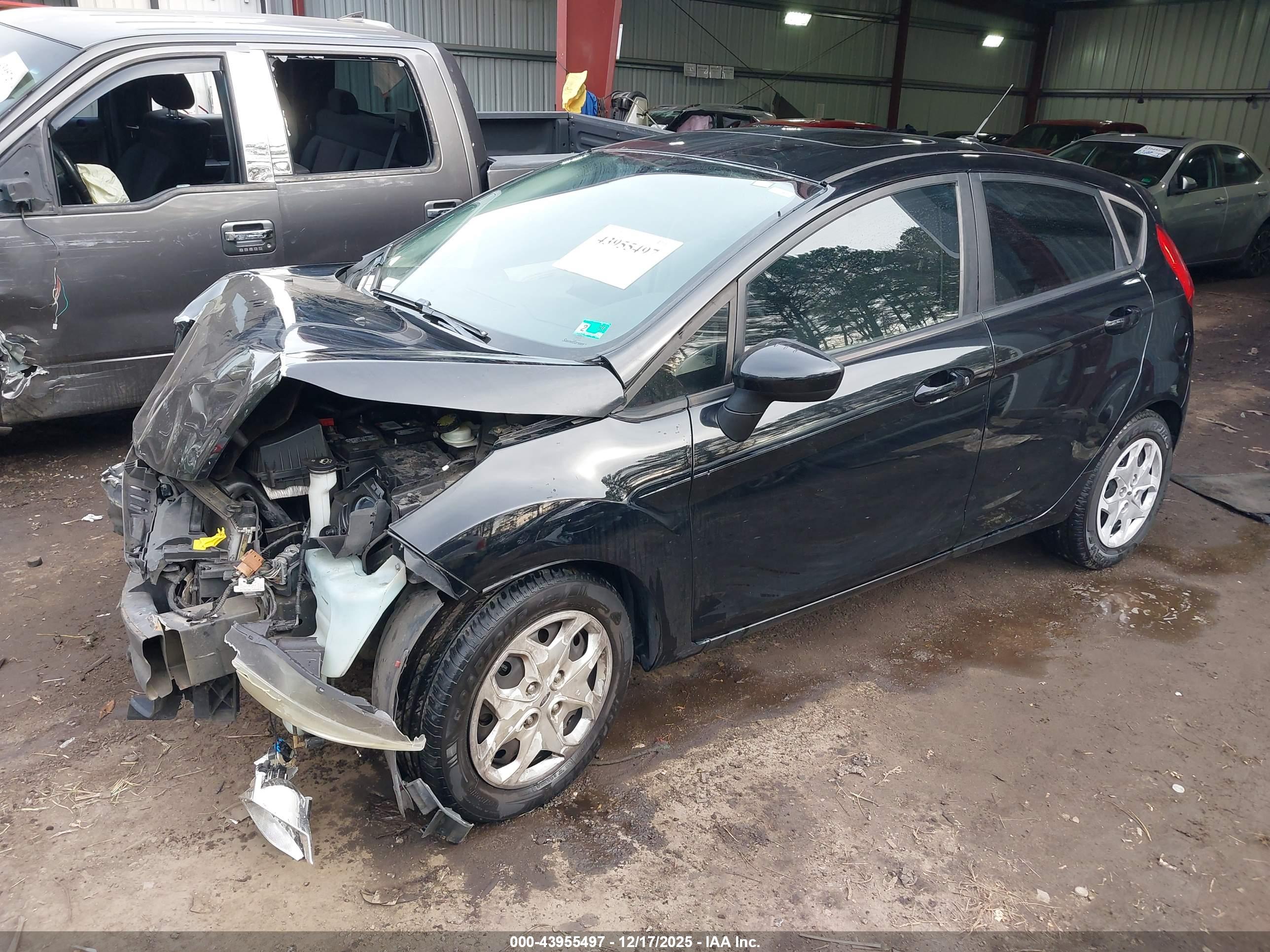 FORD FIESTA image 2