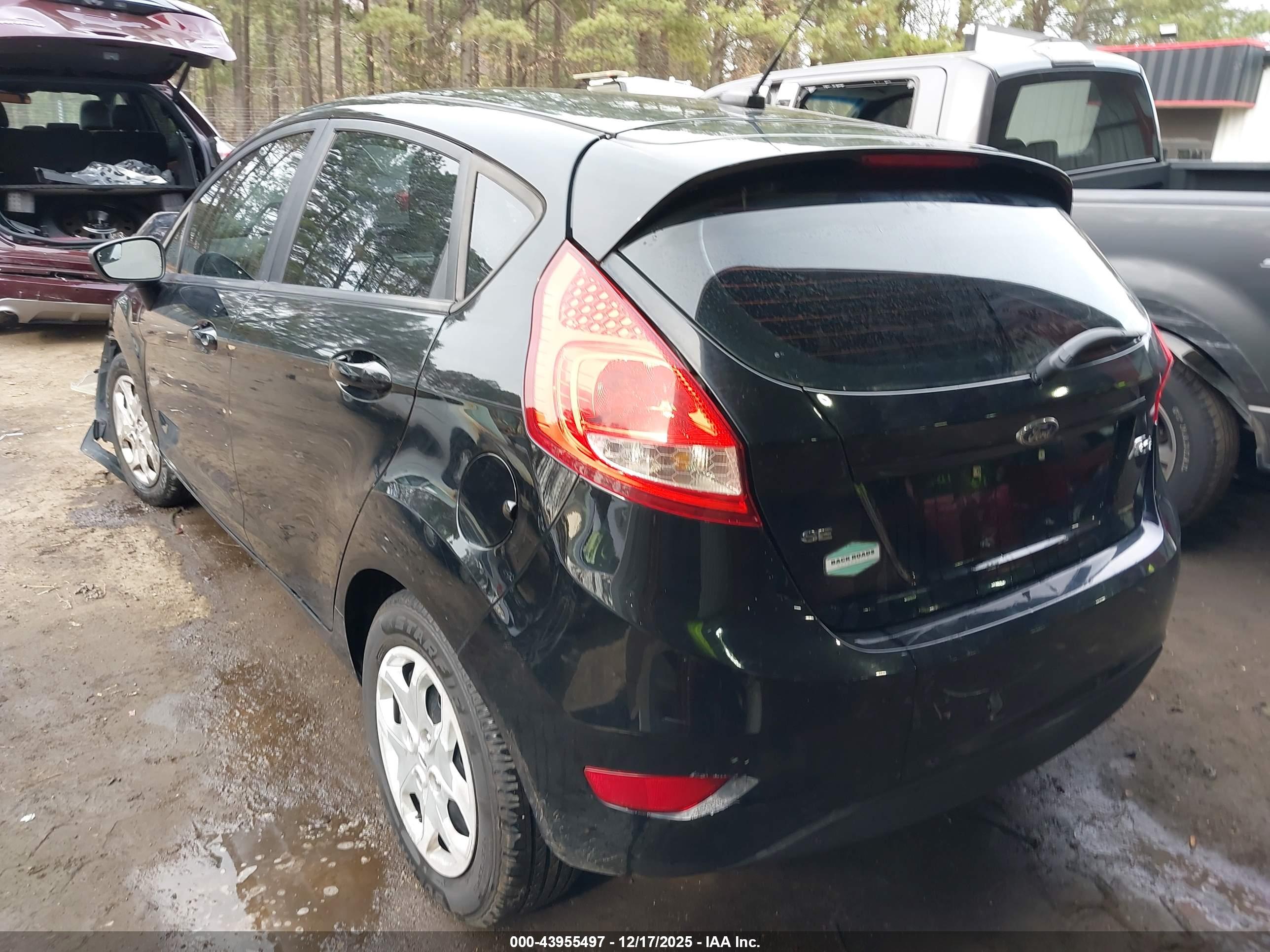 FORD FIESTA image 3