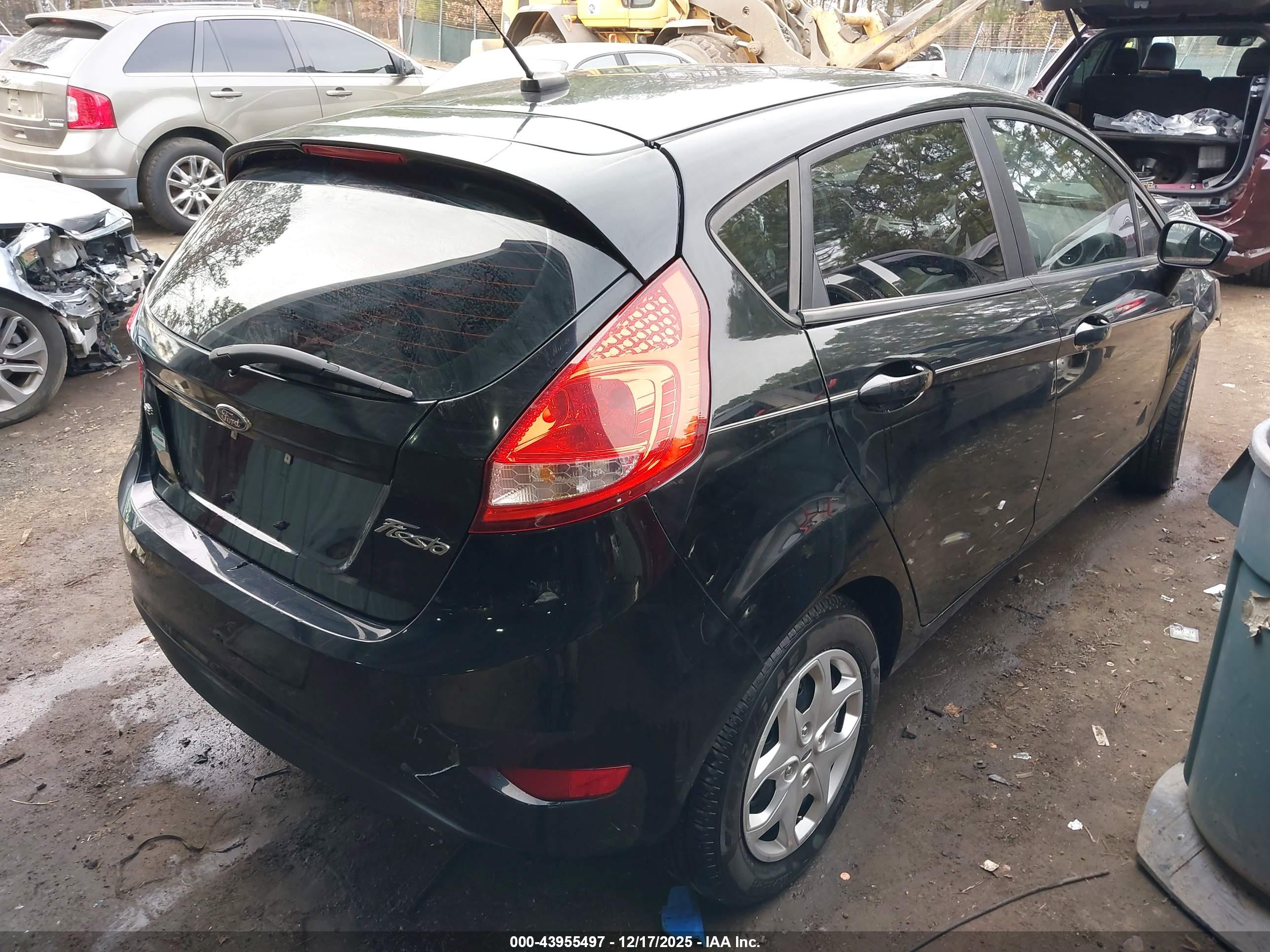 FORD FIESTA image 4