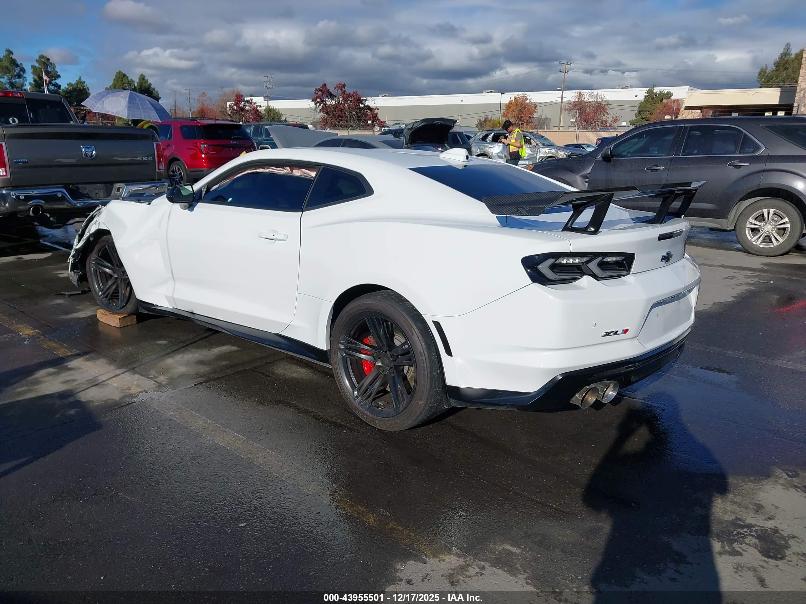 CHEVROLET CAMARO image 3