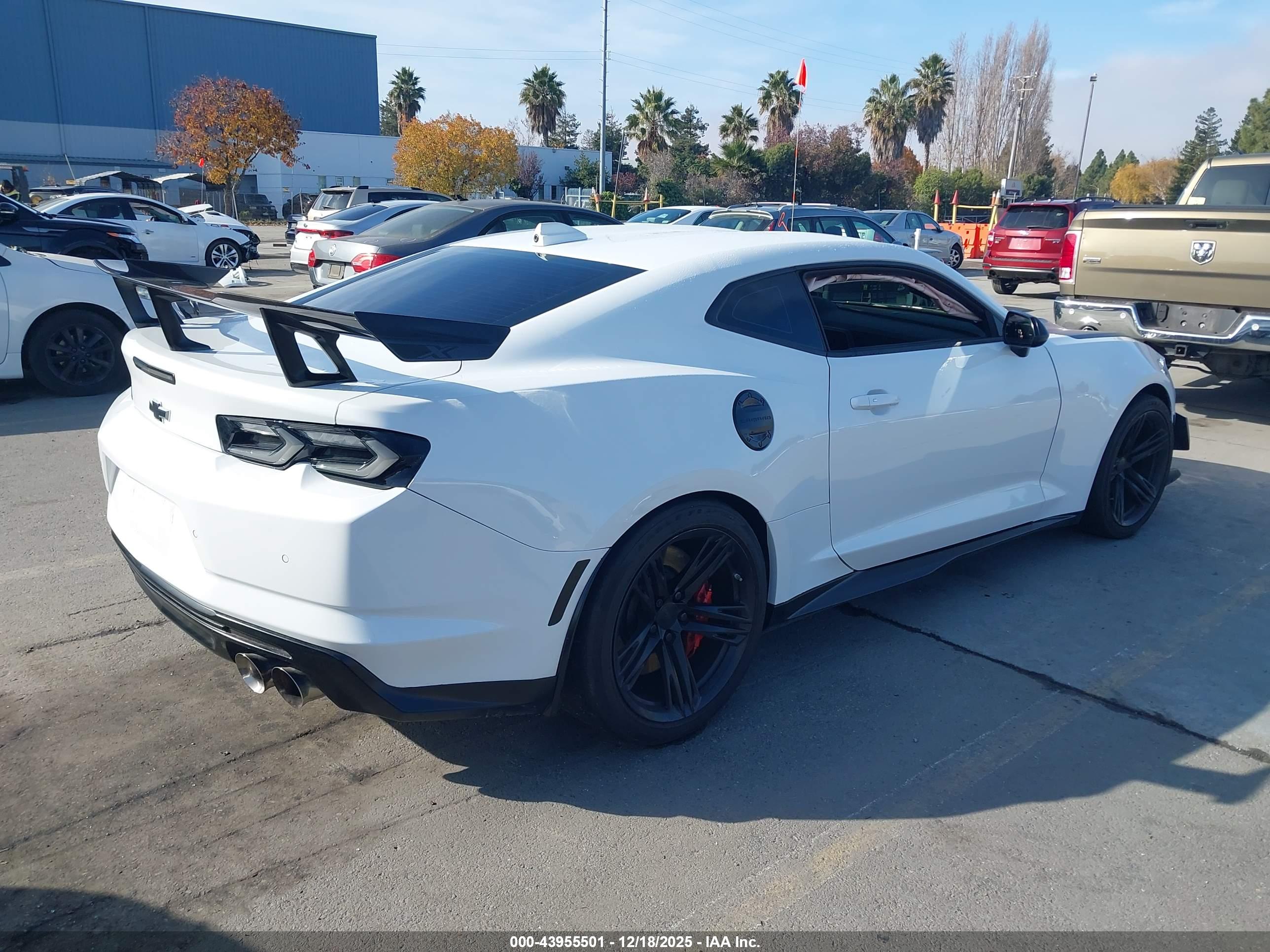 CHEVROLET CAMARO image 4