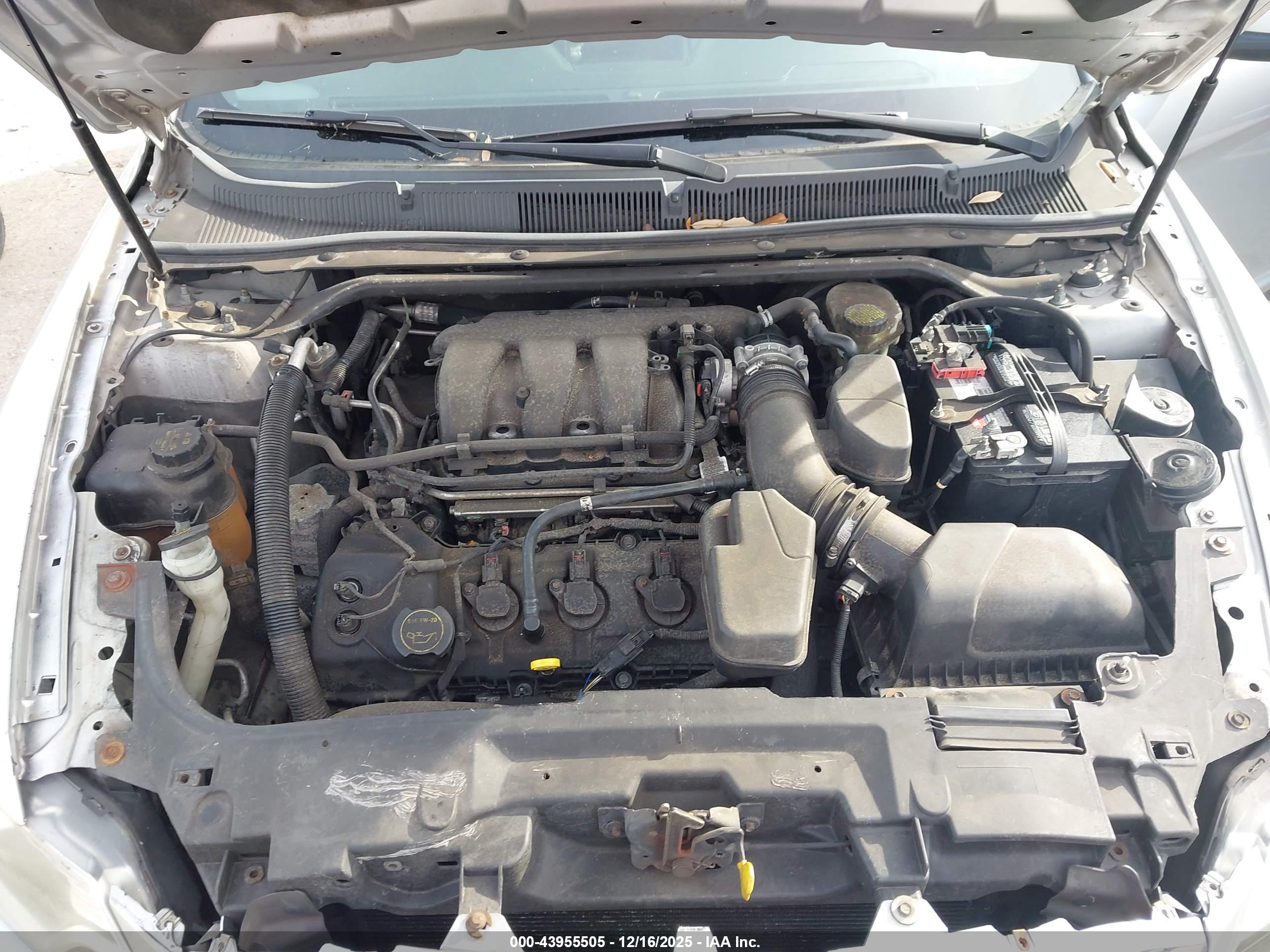 FORD TAURUS image 10
