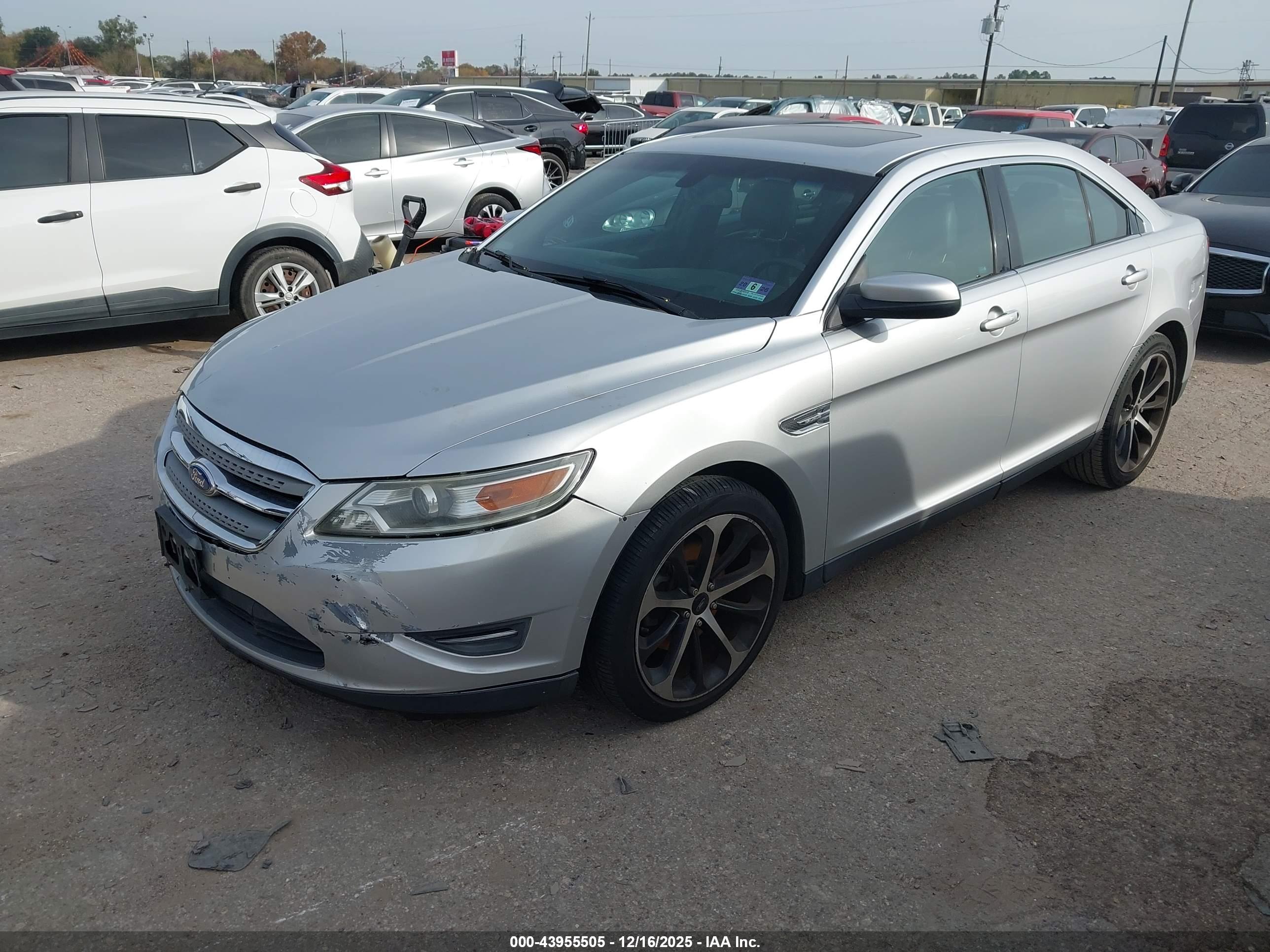 FORD TAURUS image 2