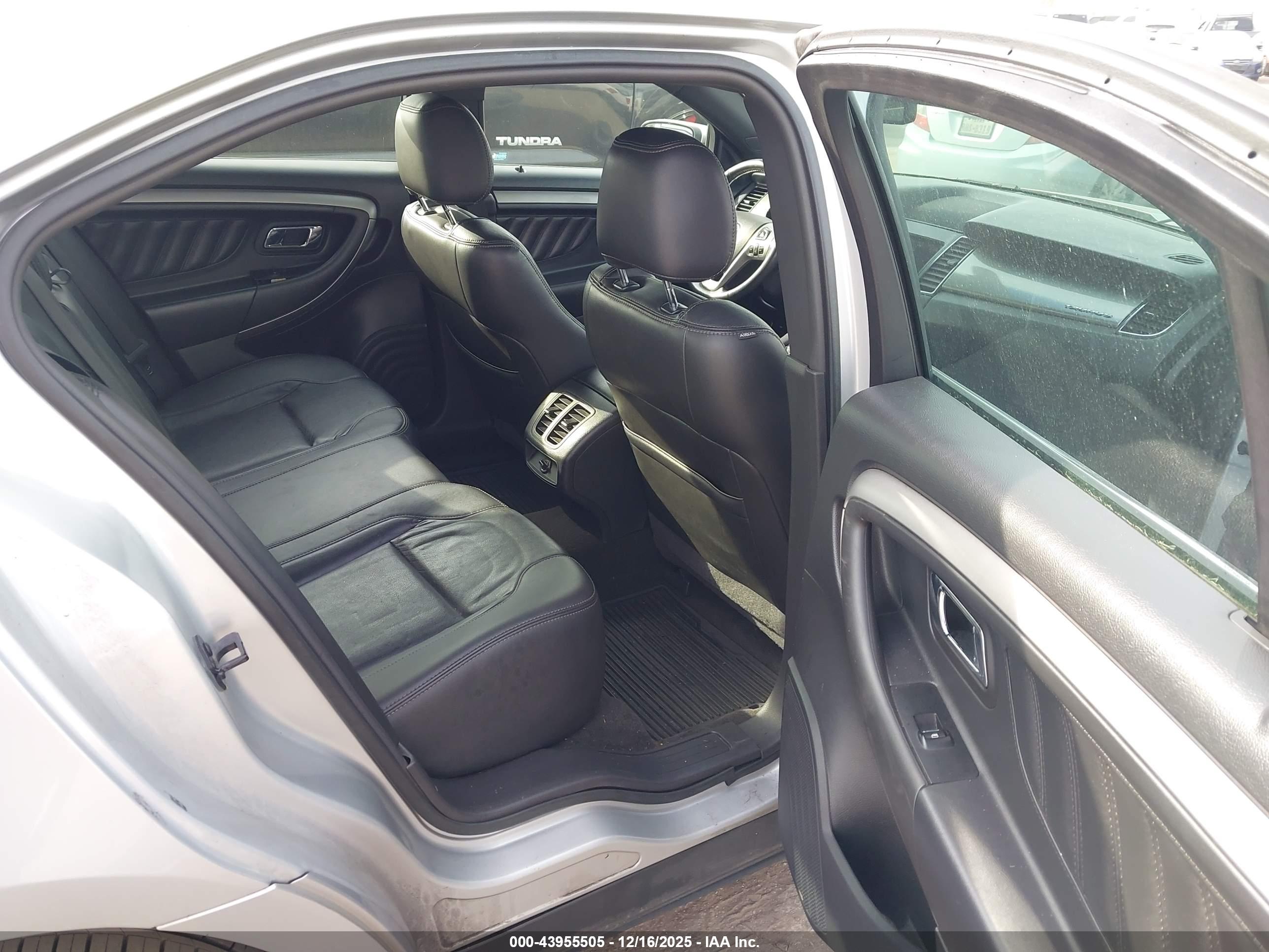 FORD TAURUS image 8