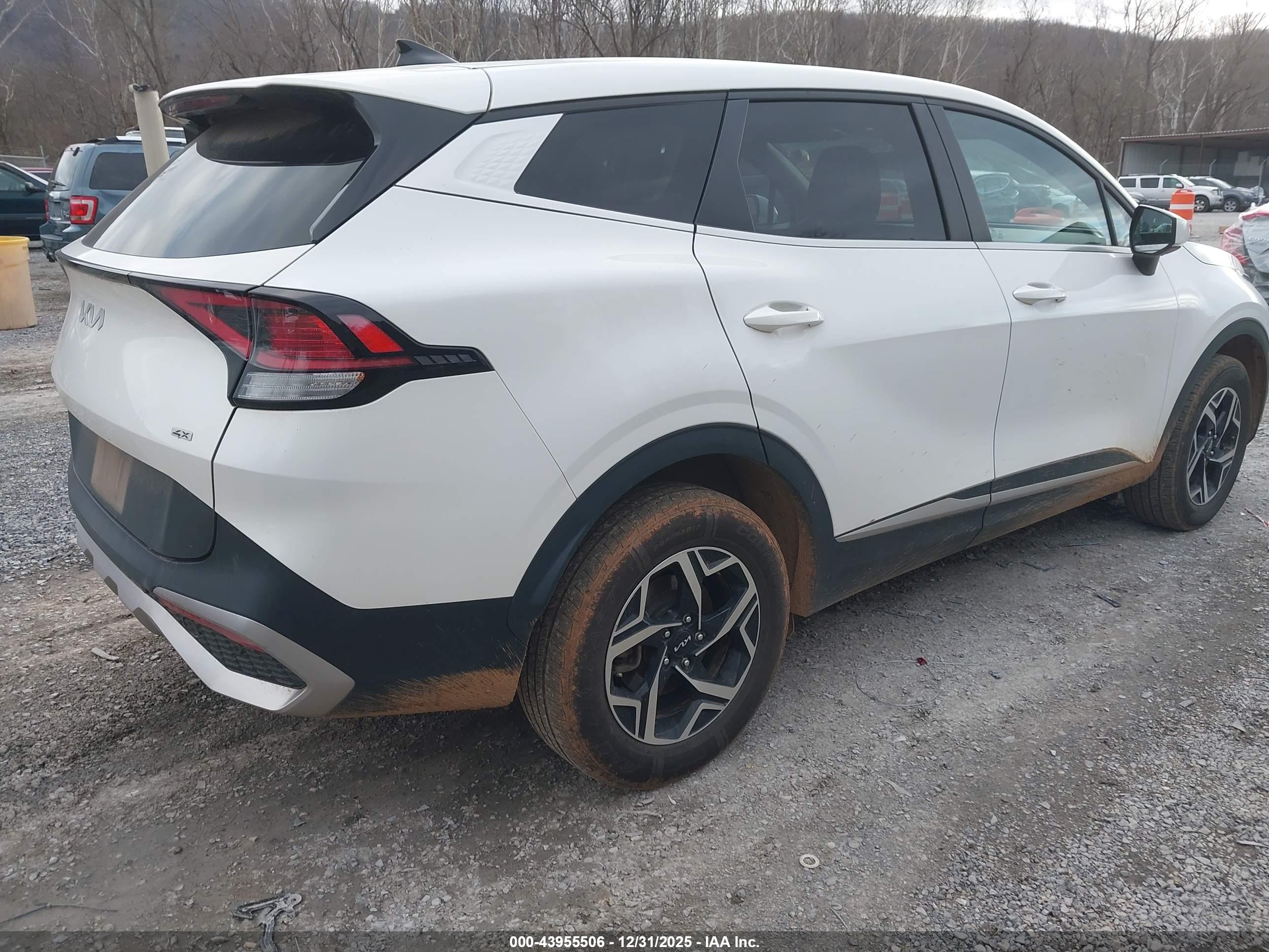 KIA SPORTAGE image 4