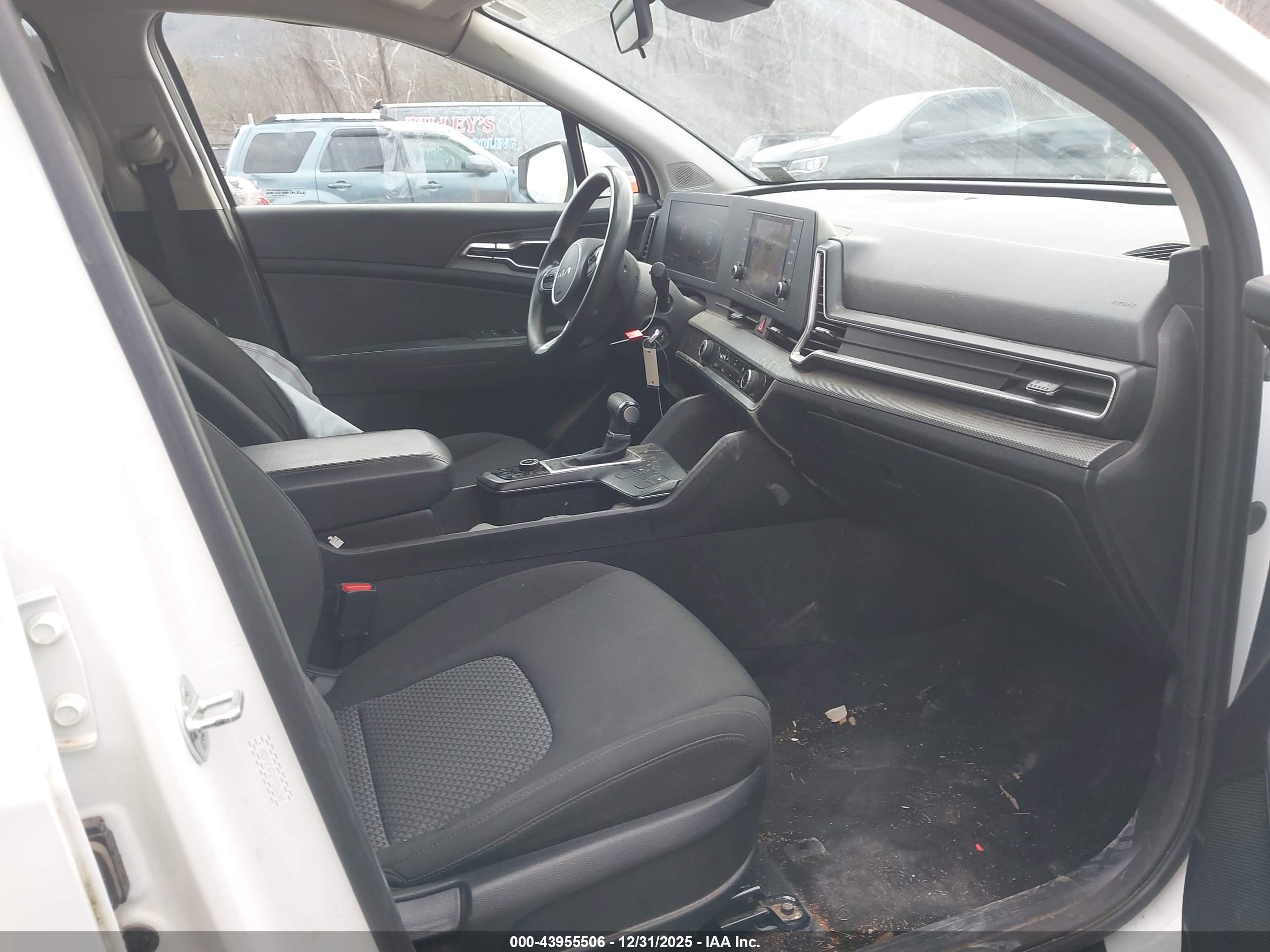 KIA SPORTAGE image 5