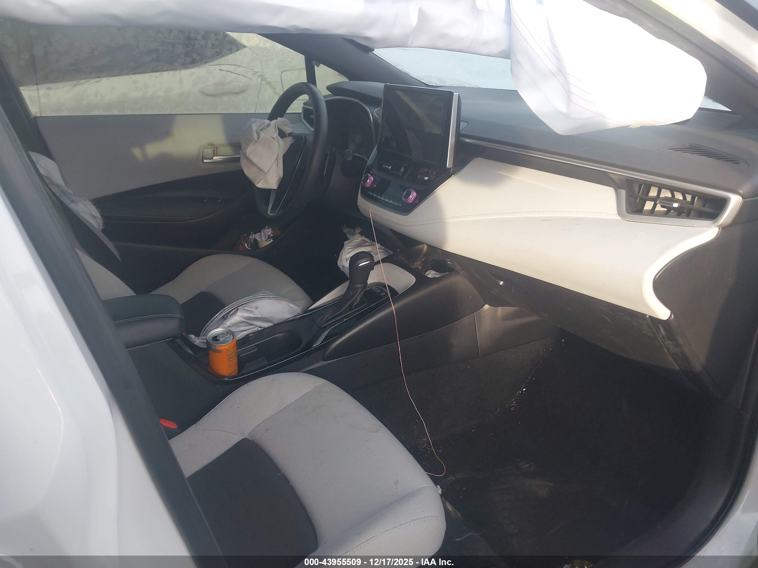TOYOTA COROLLA image 5