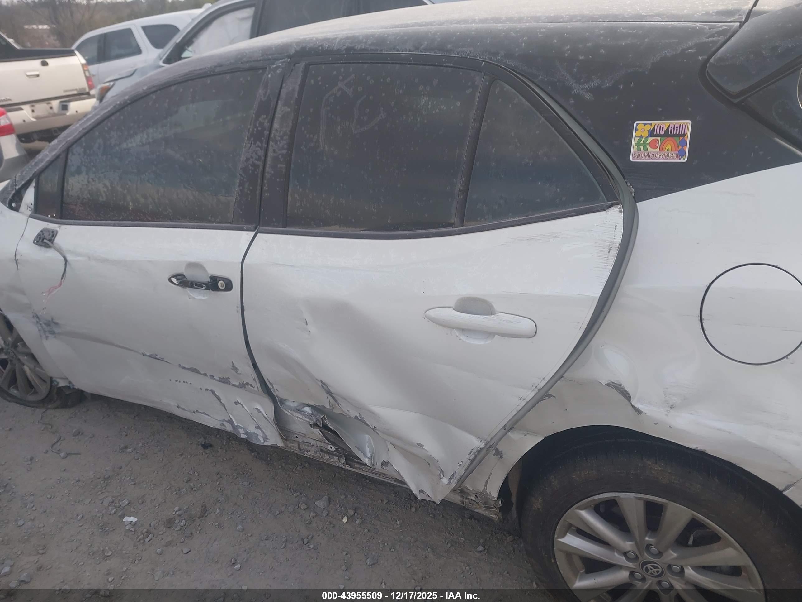 TOYOTA COROLLA image 6