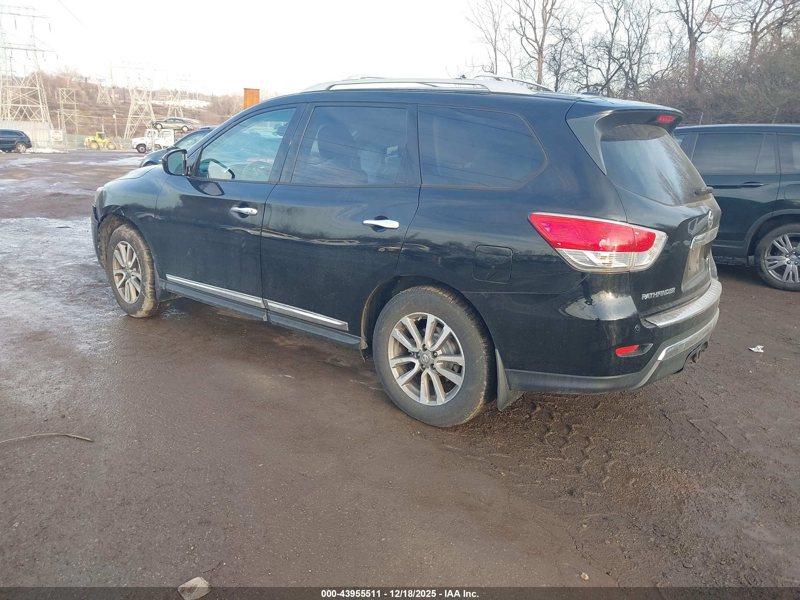 NISSAN PATHFINDER image 3