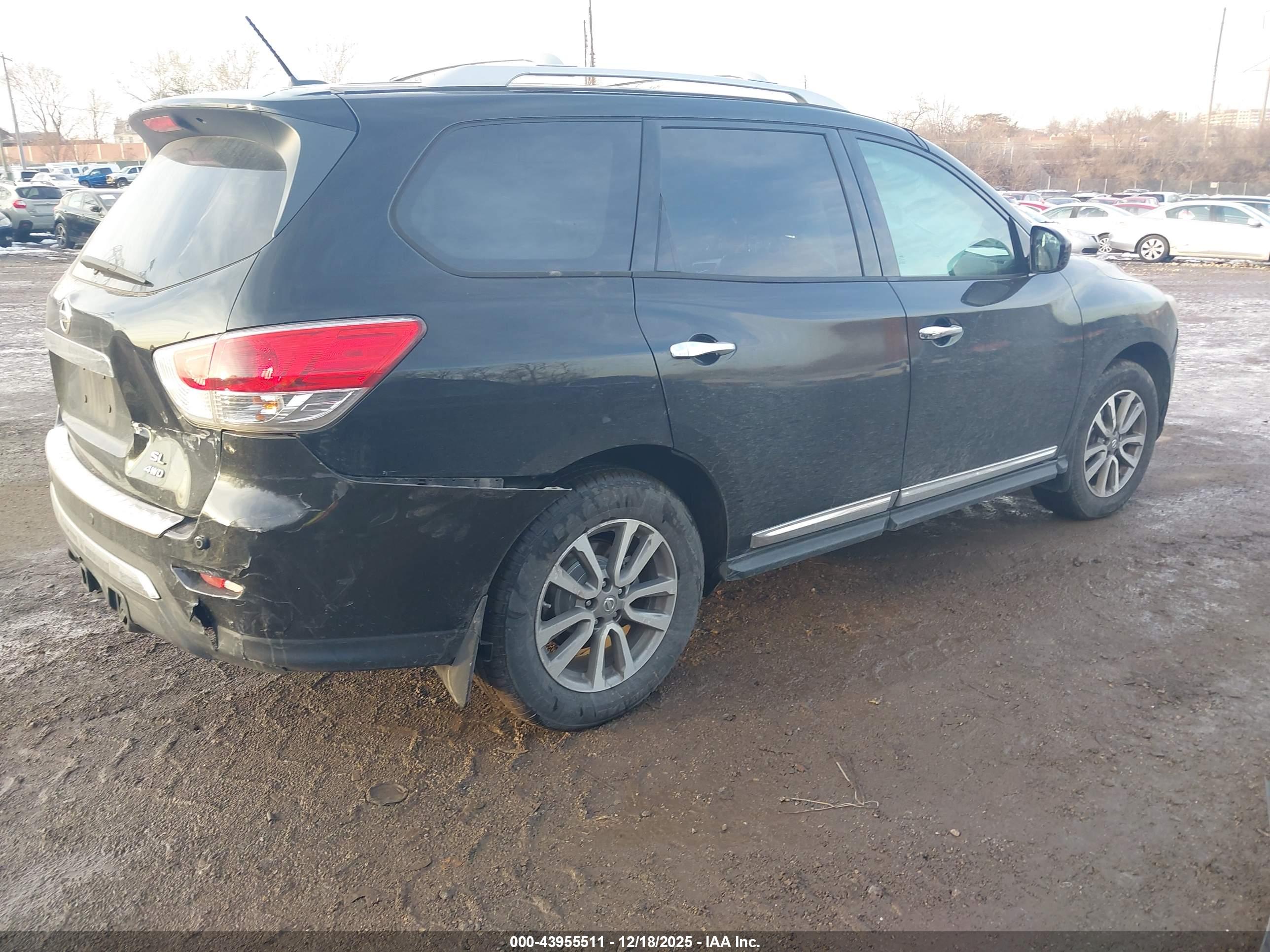 NISSAN PATHFINDER image 4