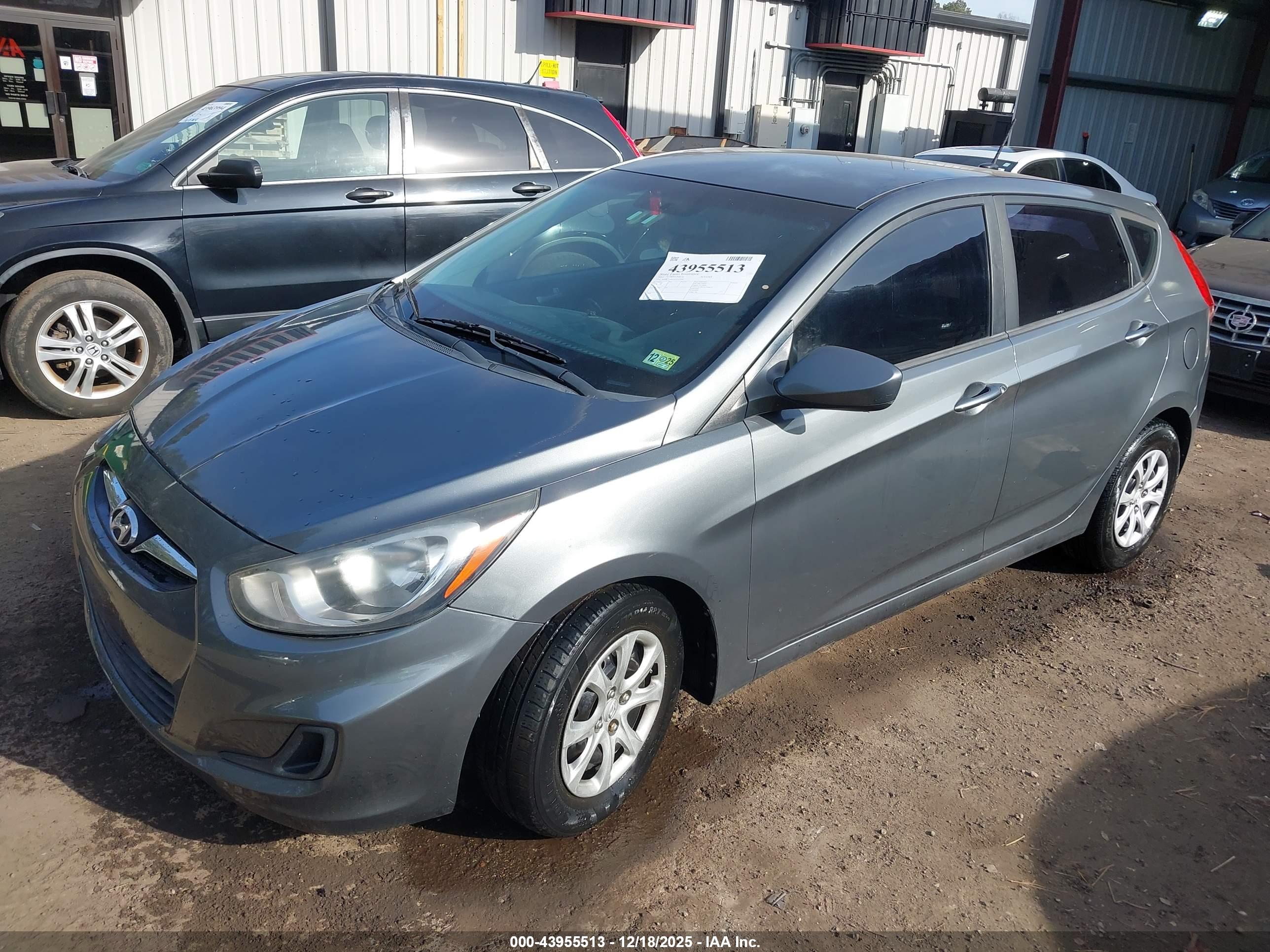 HYUNDAI ACCENT image 2