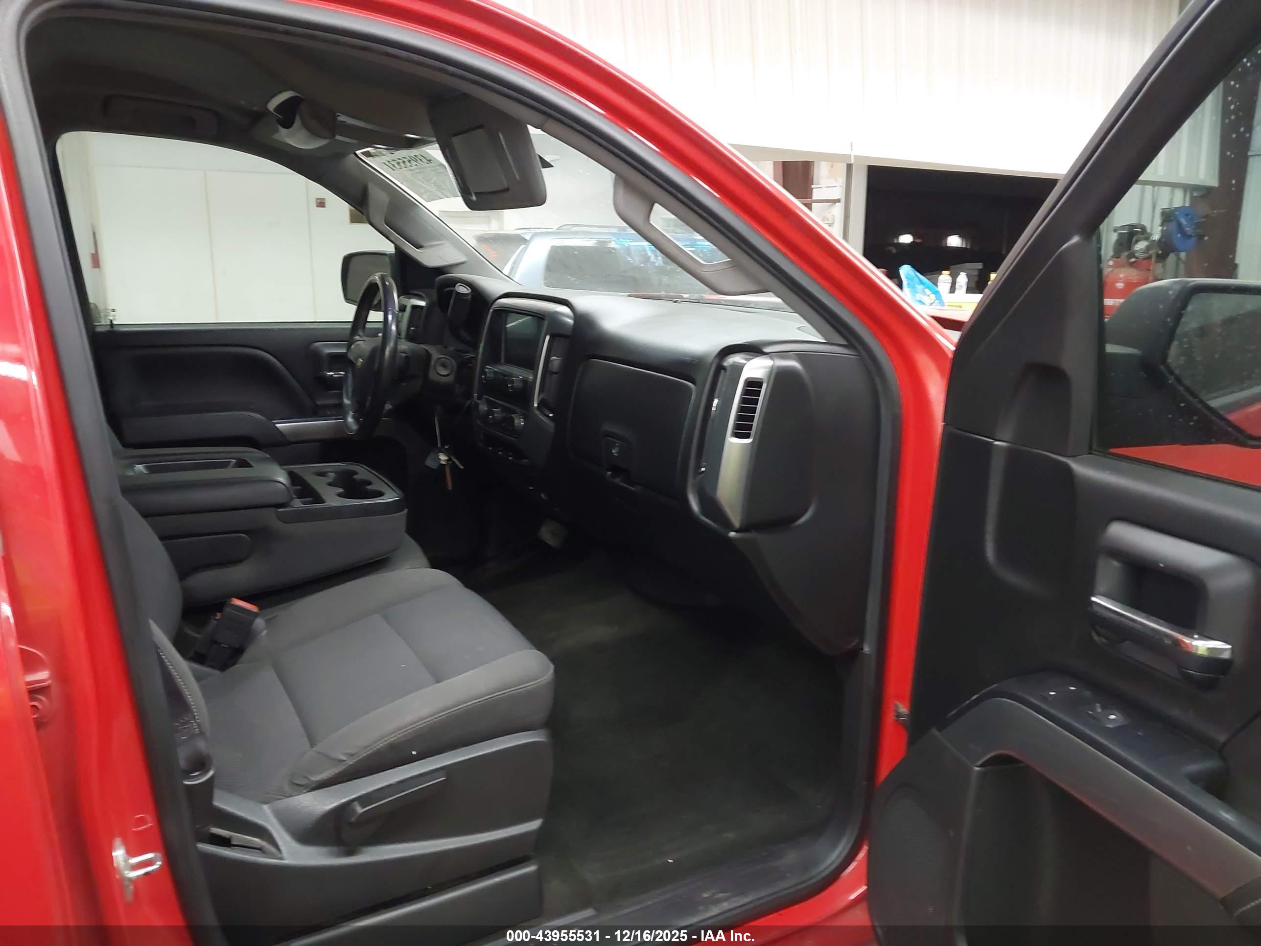 CHEVROLET SILVERADO image 5
