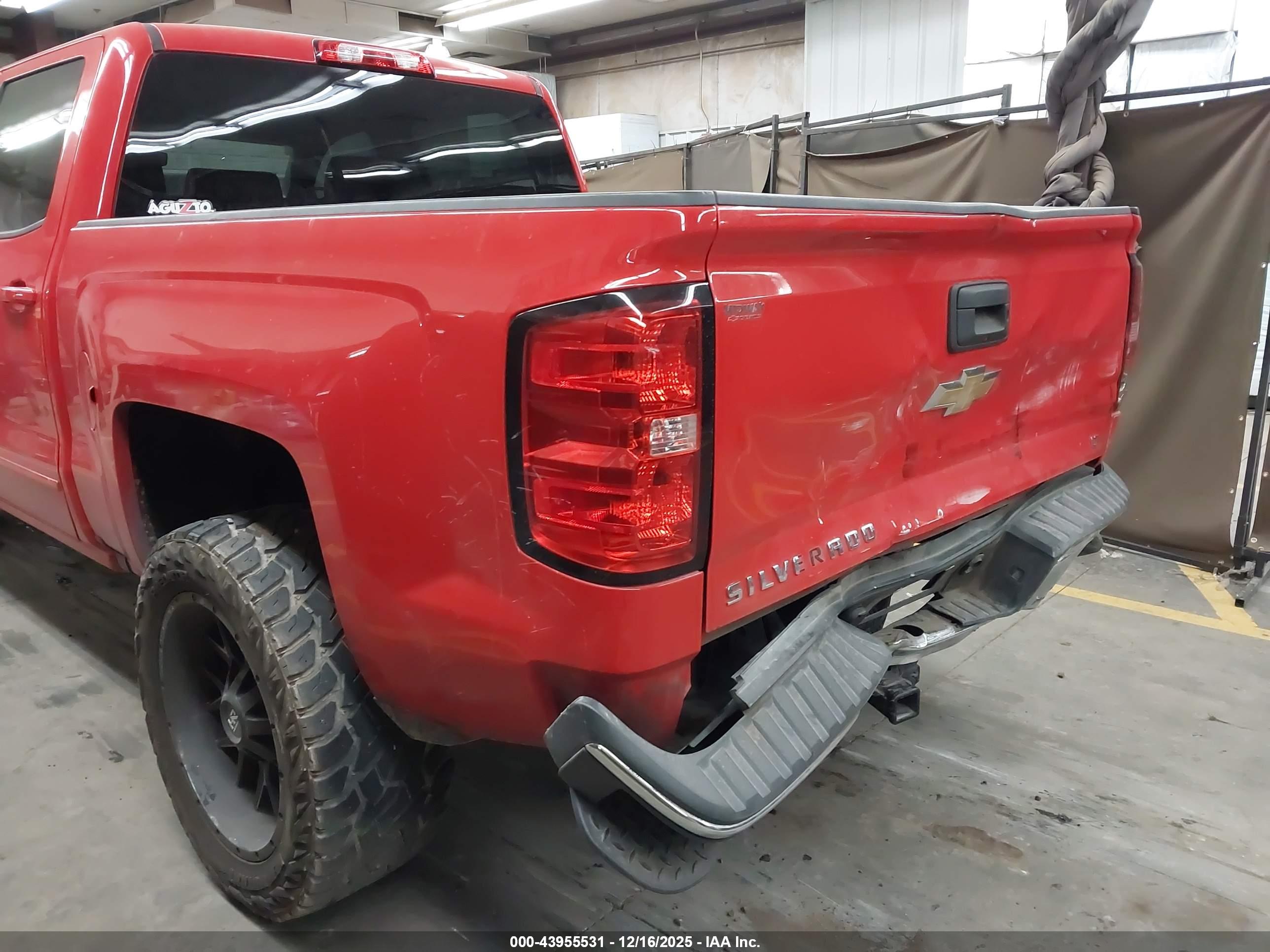 CHEVROLET SILVERADO image 6