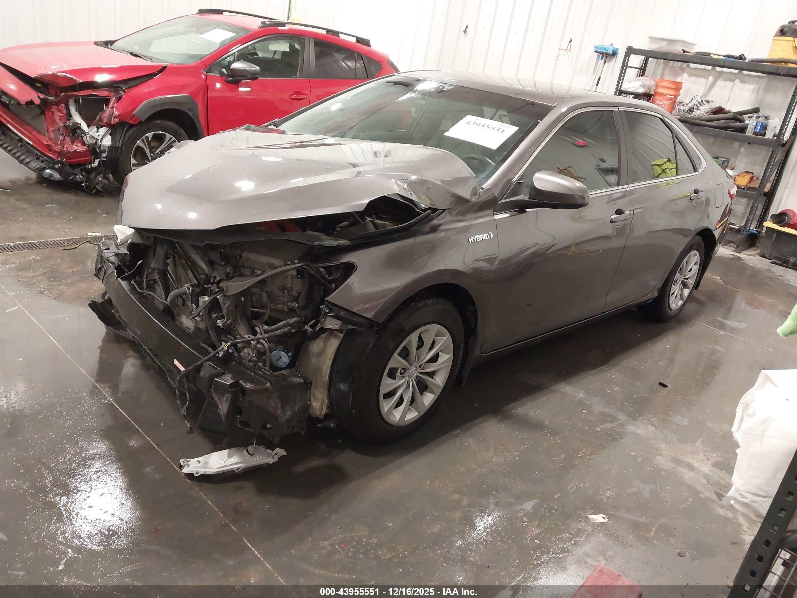 TOYOTA CAMRY image 2