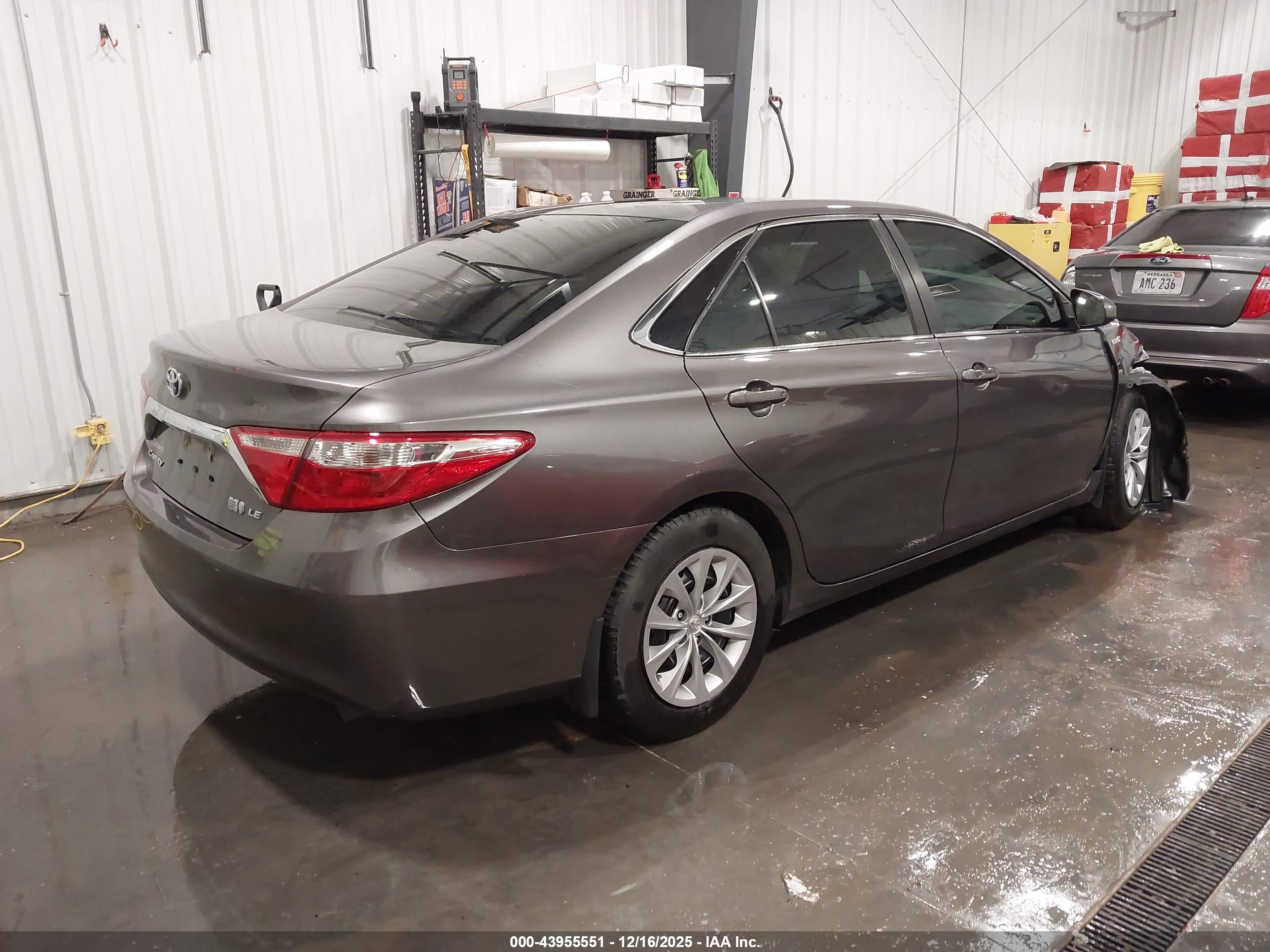 TOYOTA CAMRY image 4