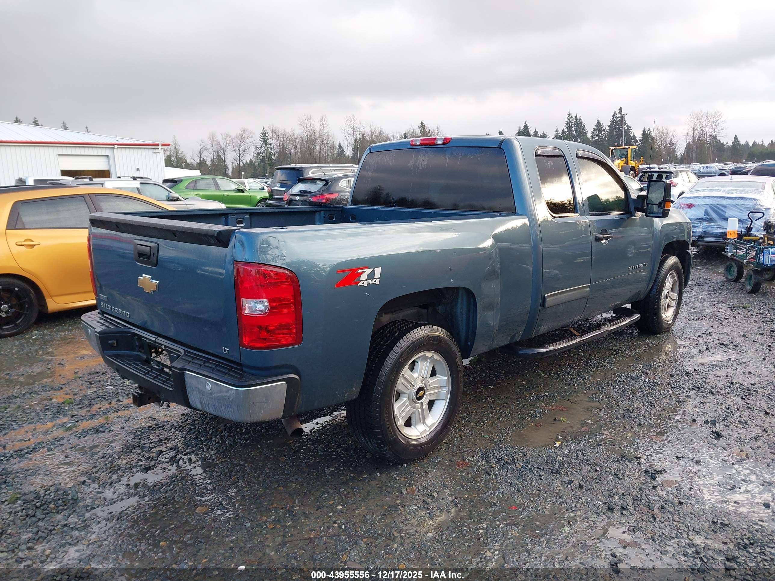 CHEVROLET SILVERADO image 4