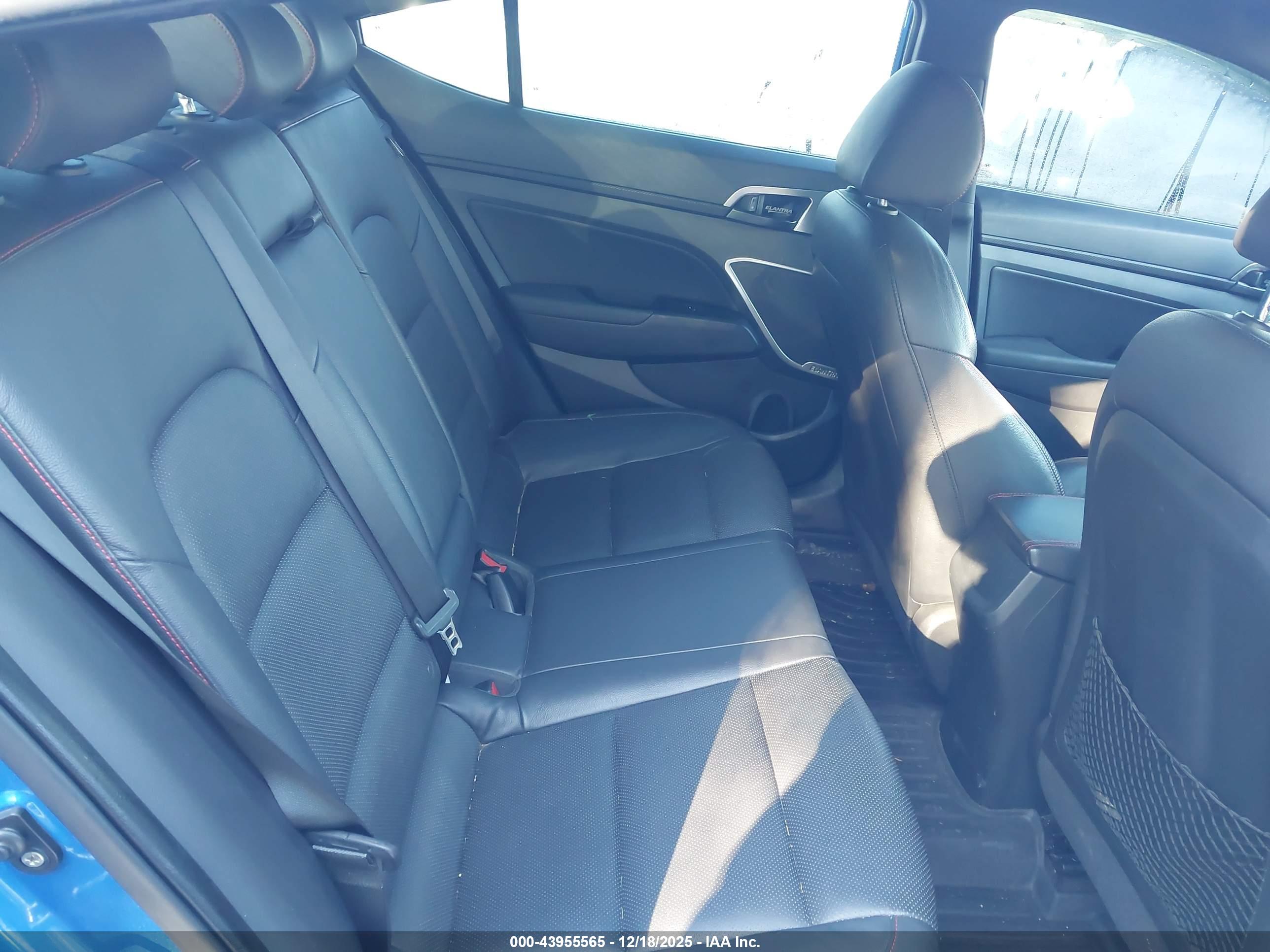 HYUNDAI ELANTRA image 8