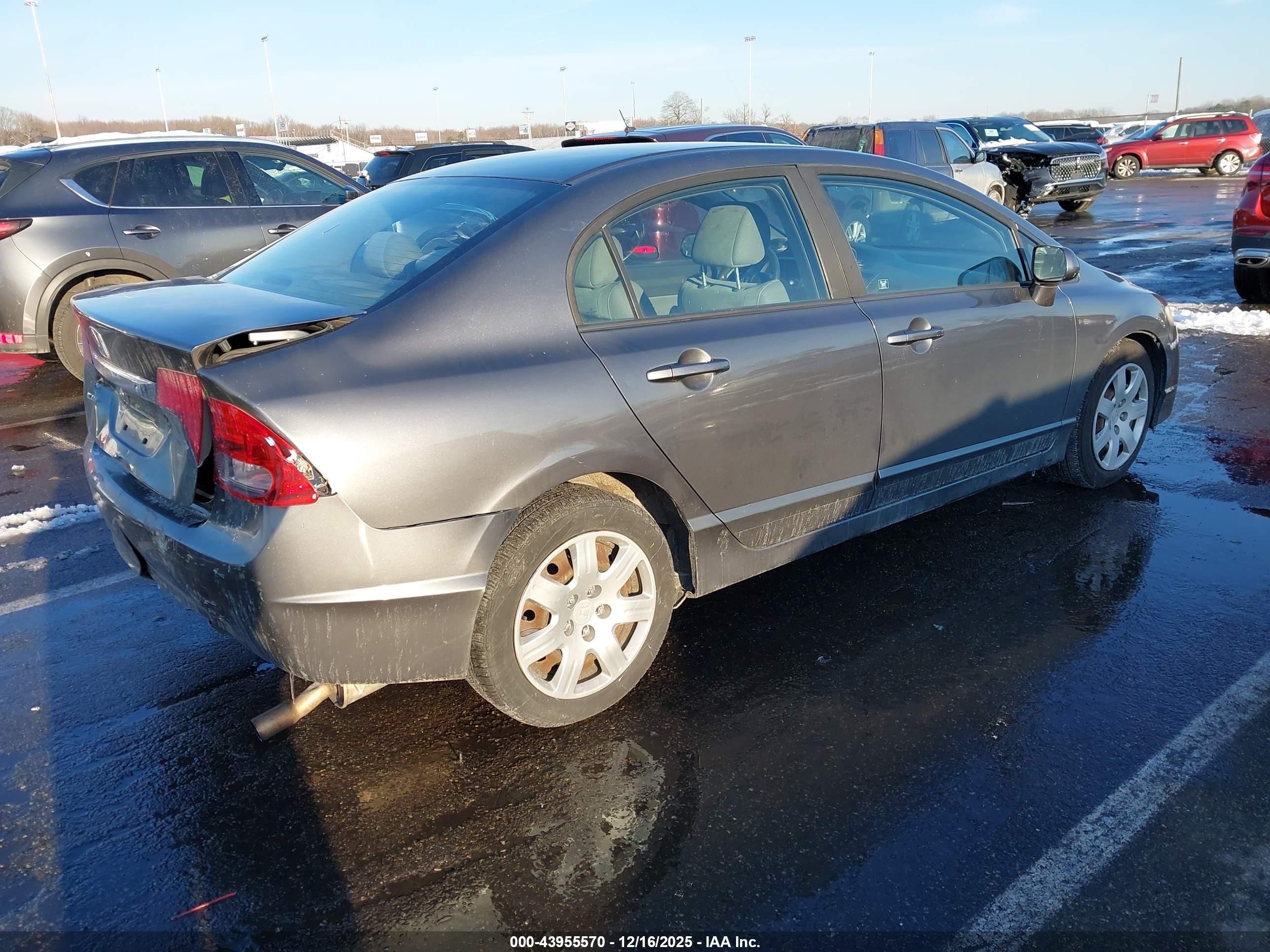 HONDA CIVIC image 4