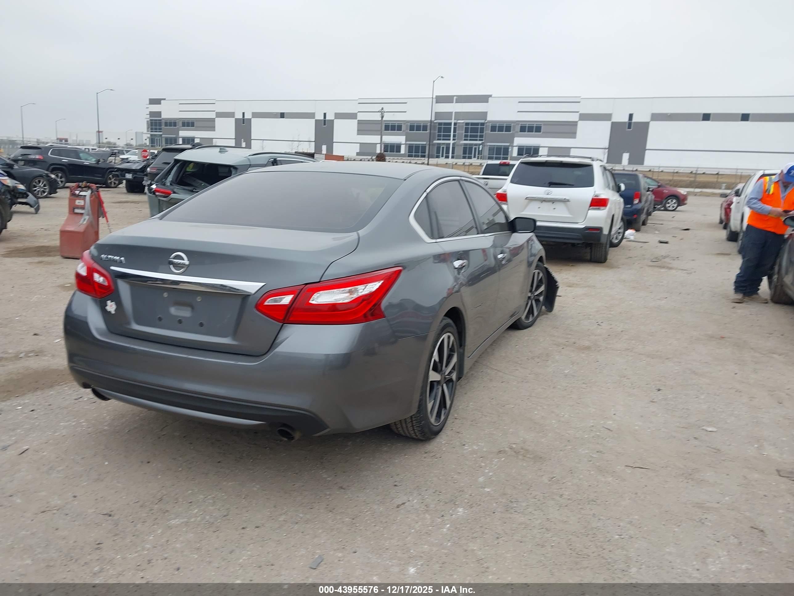 NISSAN ALTIMA image 4
