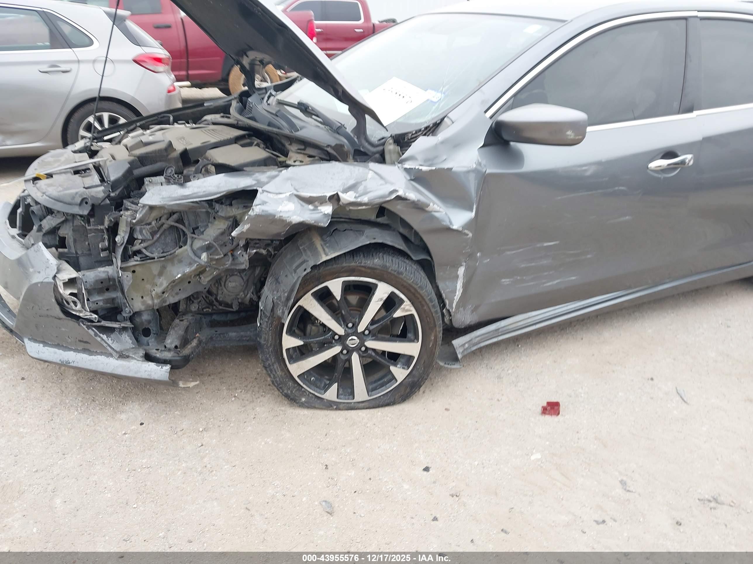 NISSAN ALTIMA image 6
