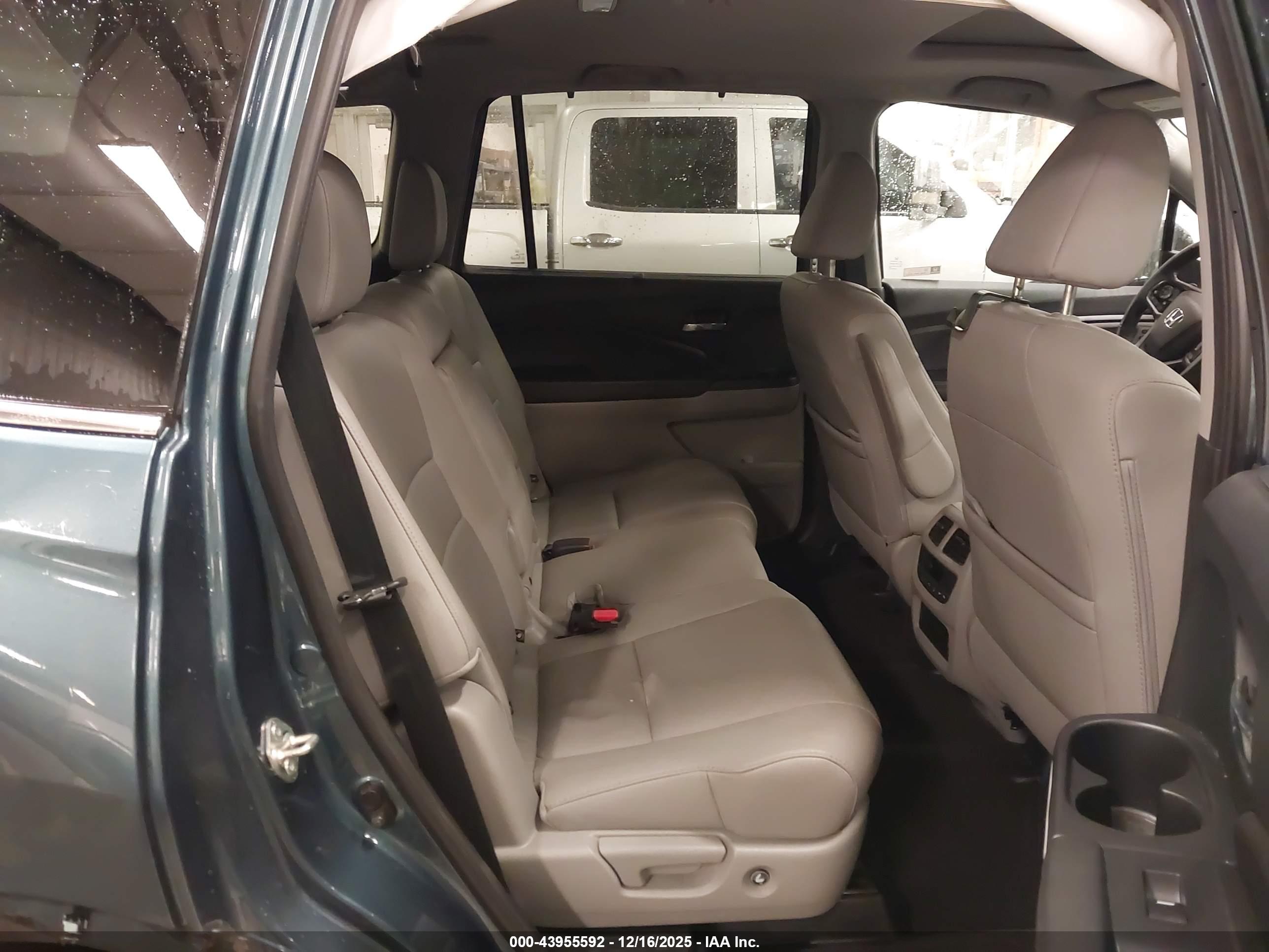 HONDA PILOT image 8