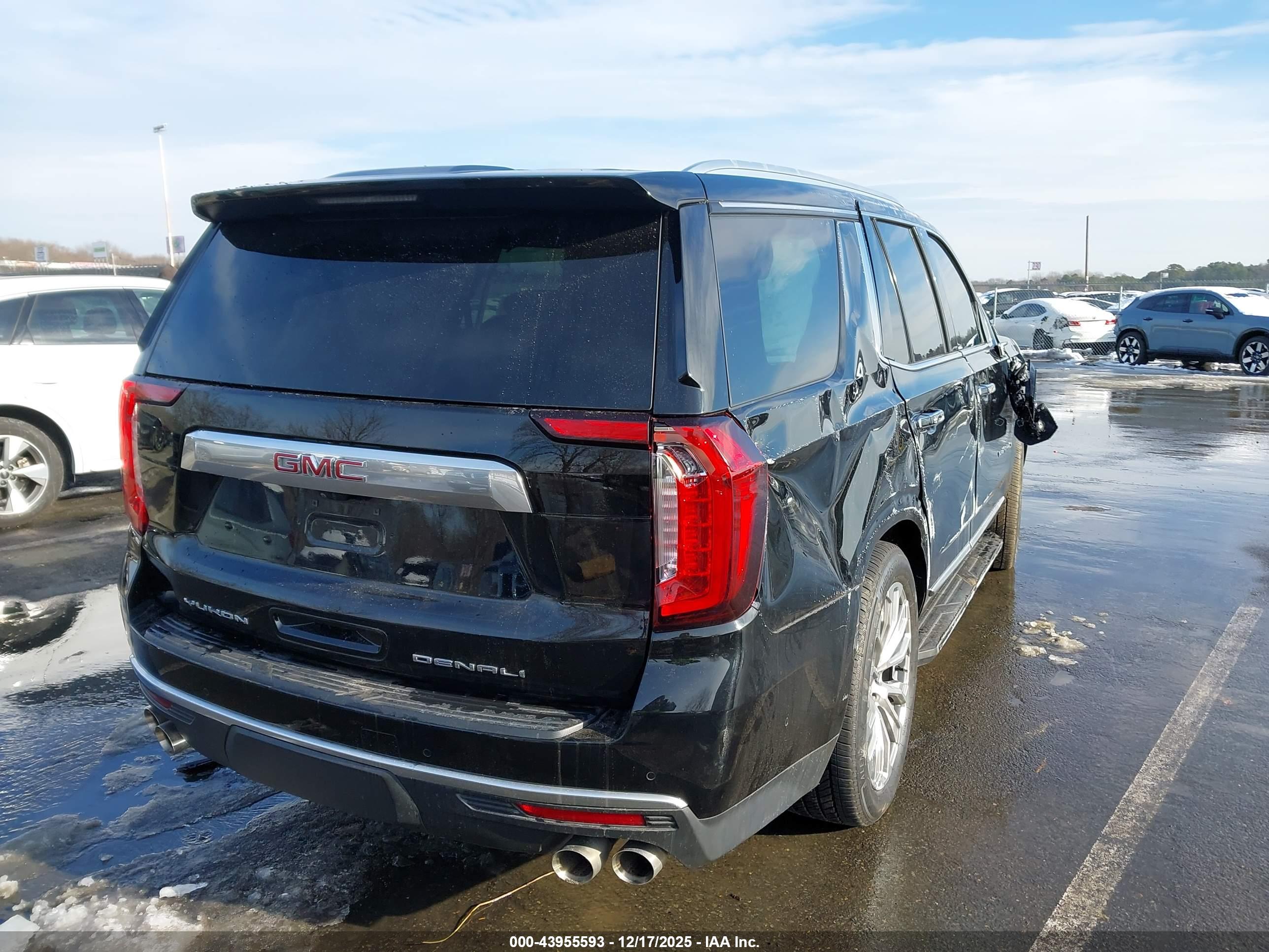GMC YUKON image 4