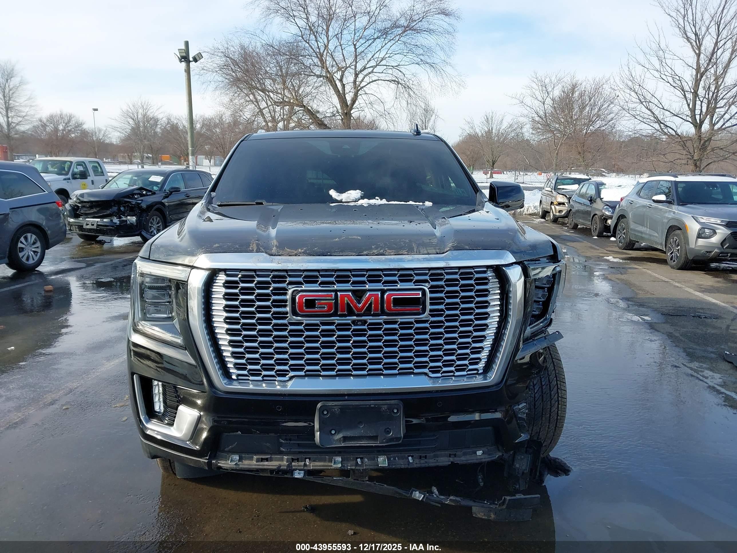 GMC YUKON image 6