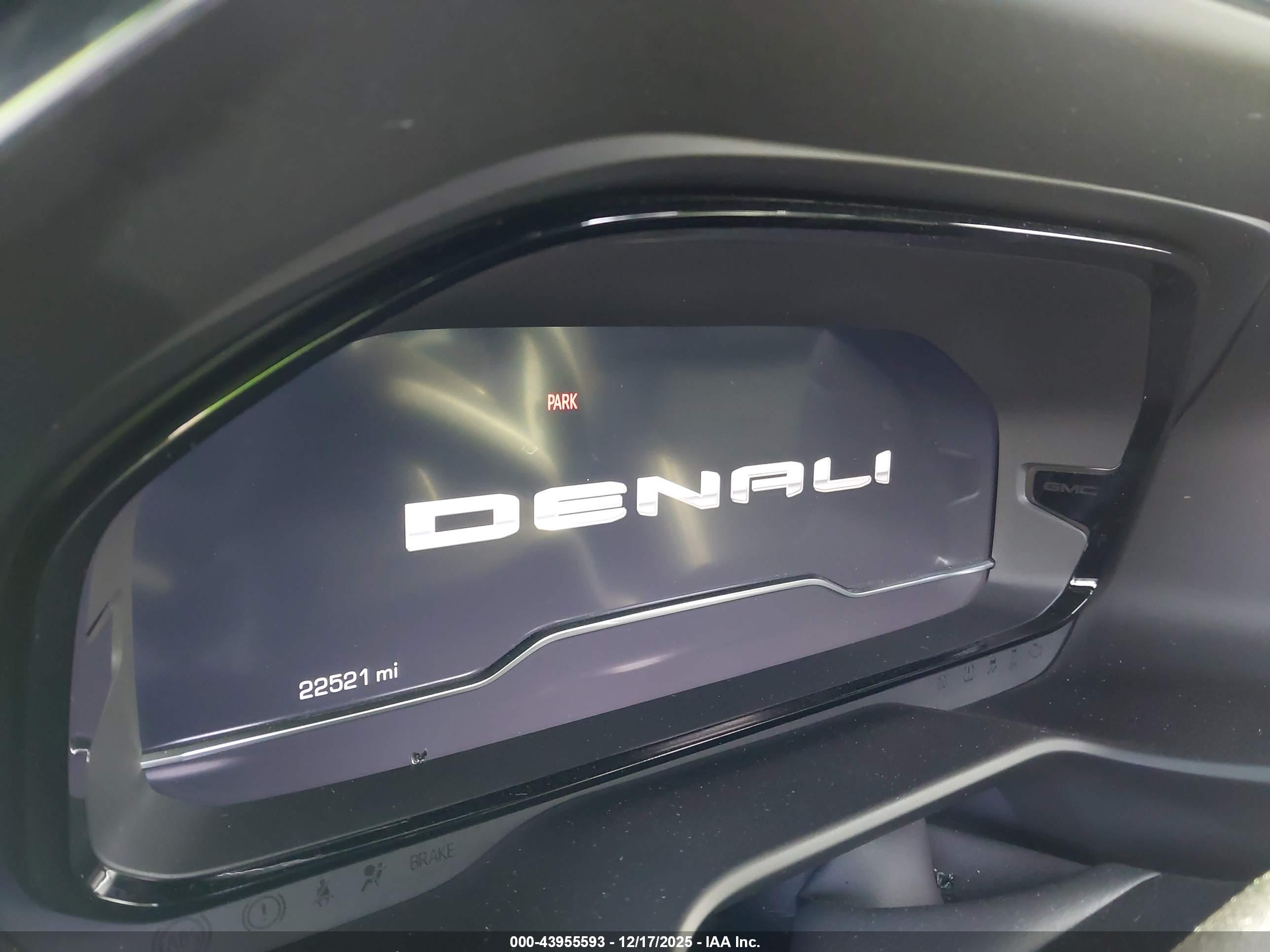 GMC YUKON image 7
