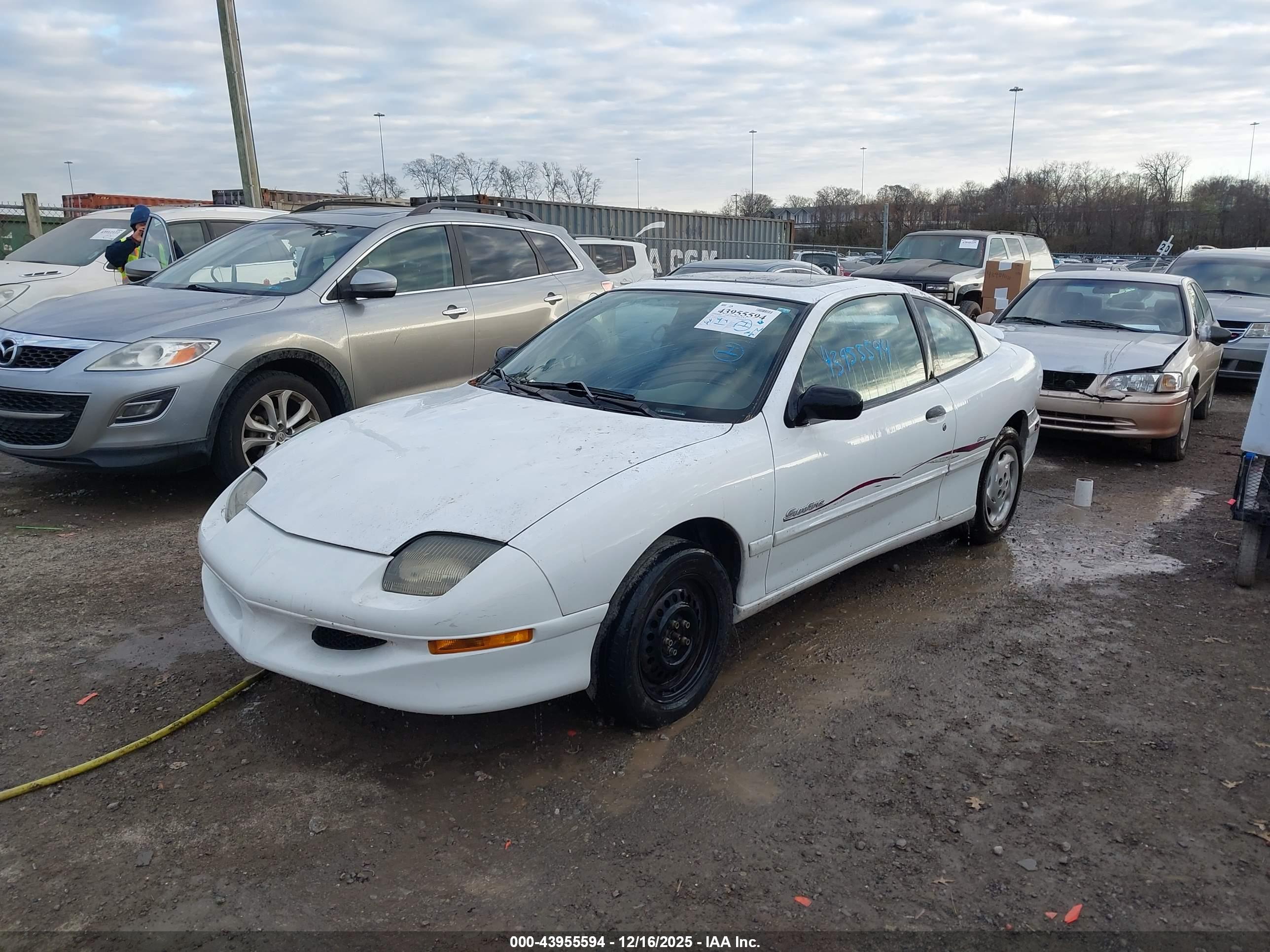 PONTIAC SUNFIRE image 2