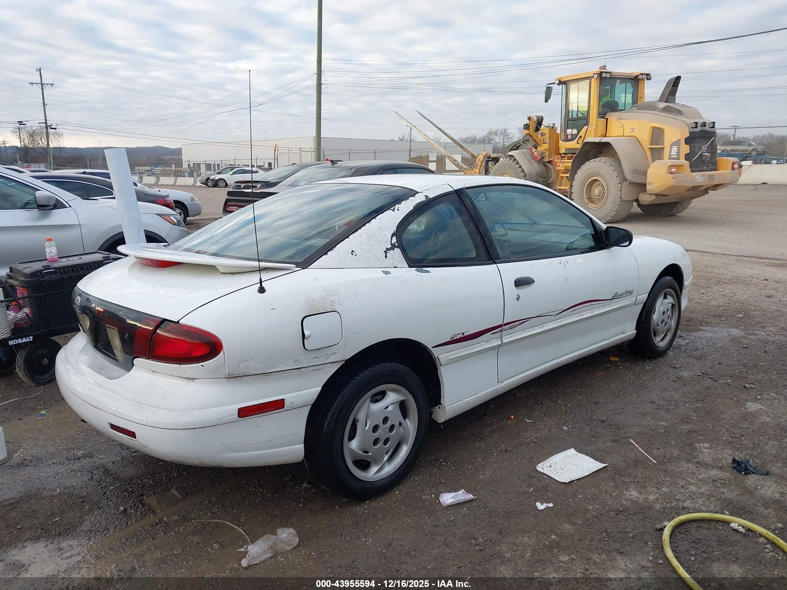 PONTIAC SUNFIRE image 4