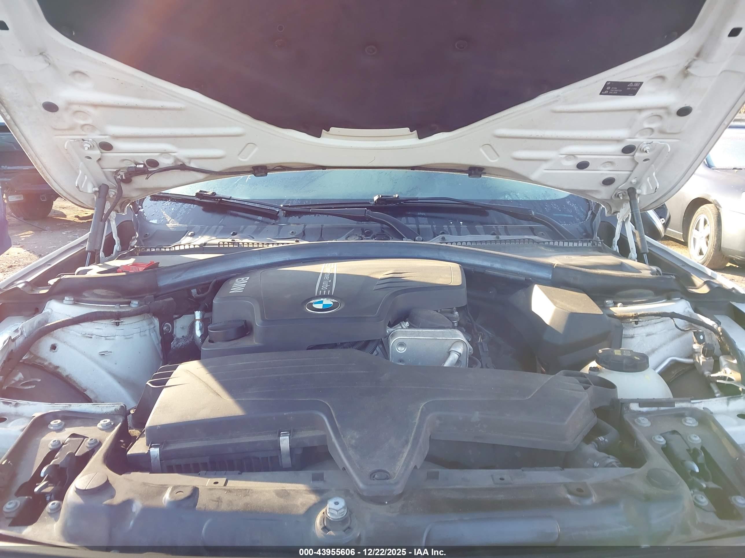 BMW 320I image 10