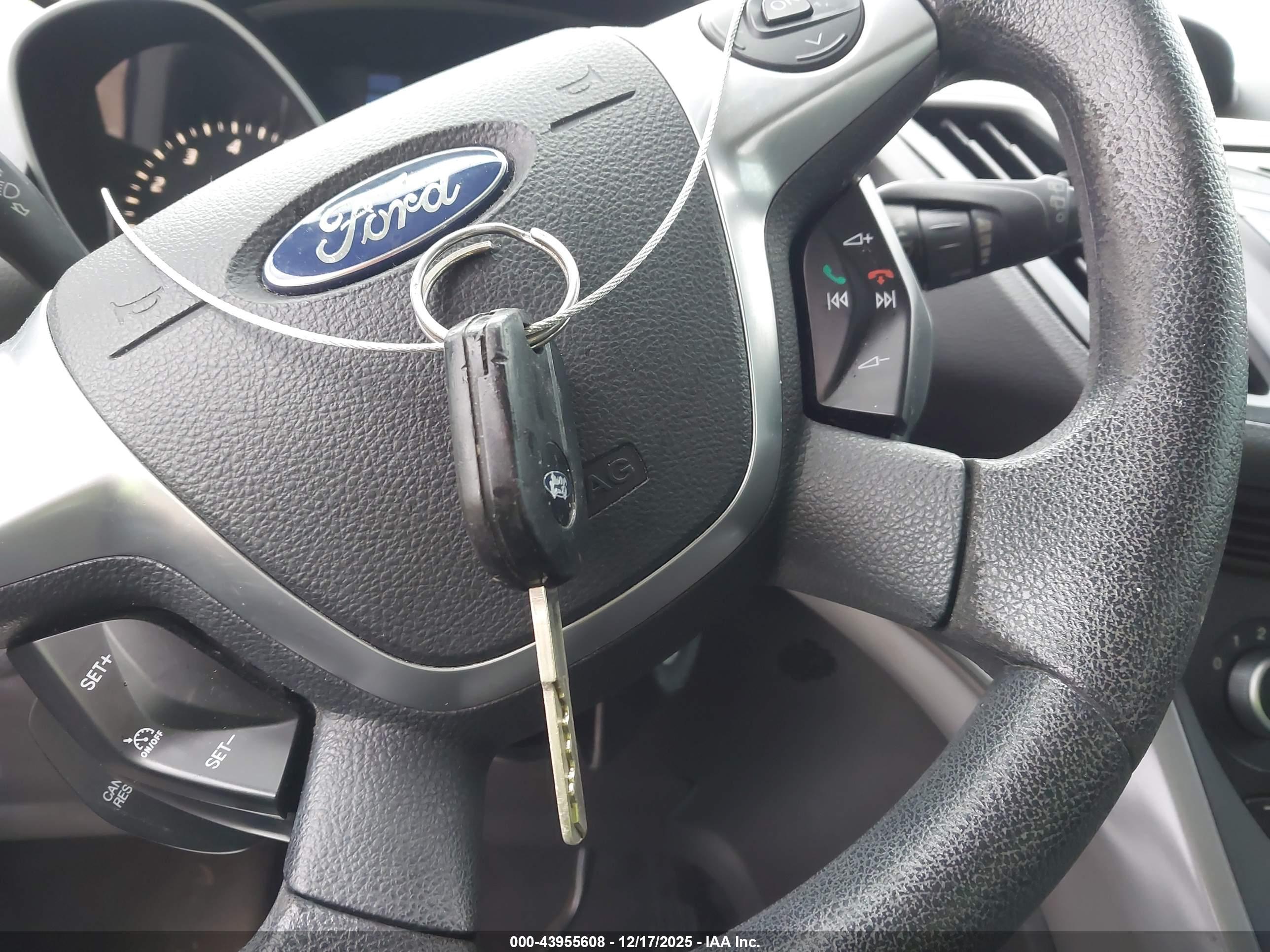 FORD ESCAPE image 11