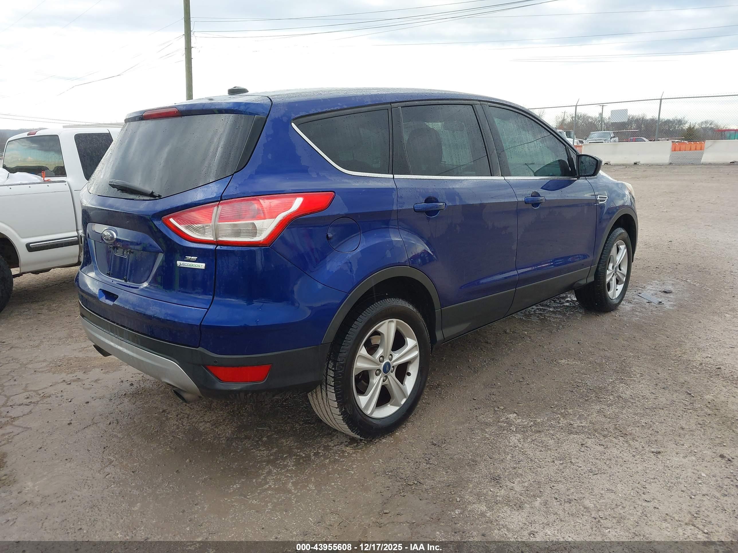 FORD ESCAPE image 4
