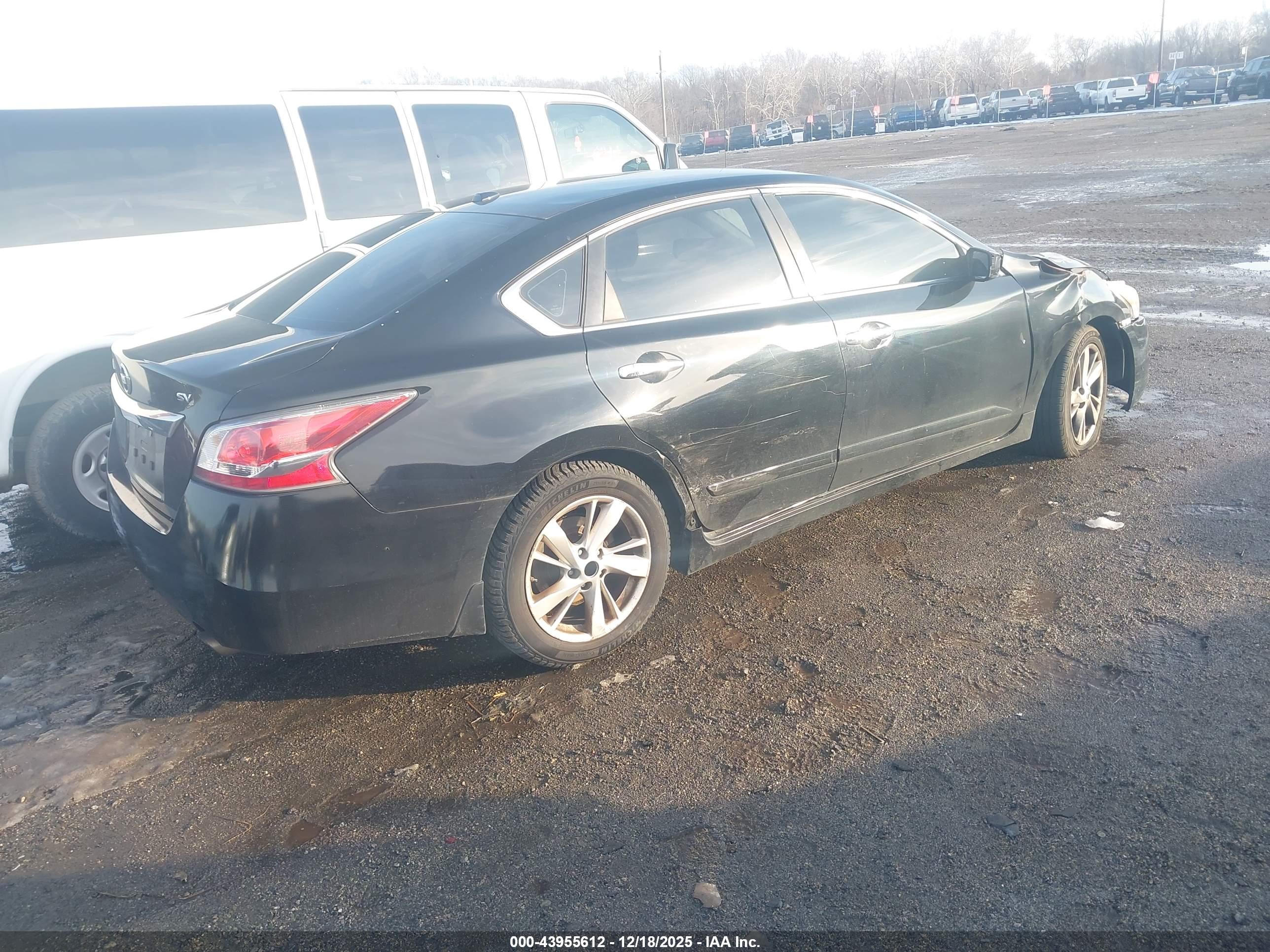 NISSAN ALTIMA image 4