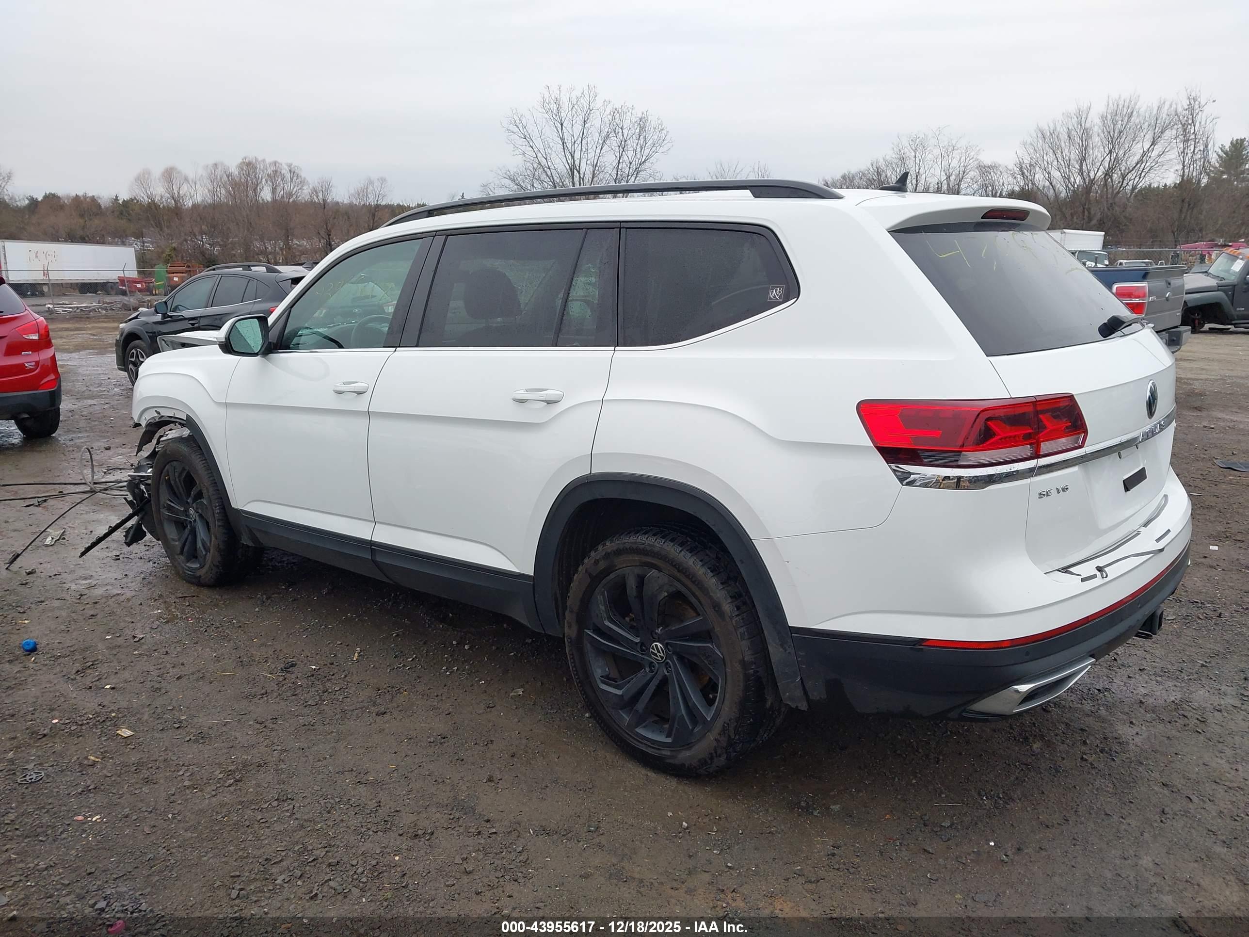 VOLKSWAGEN ATLAS image 3