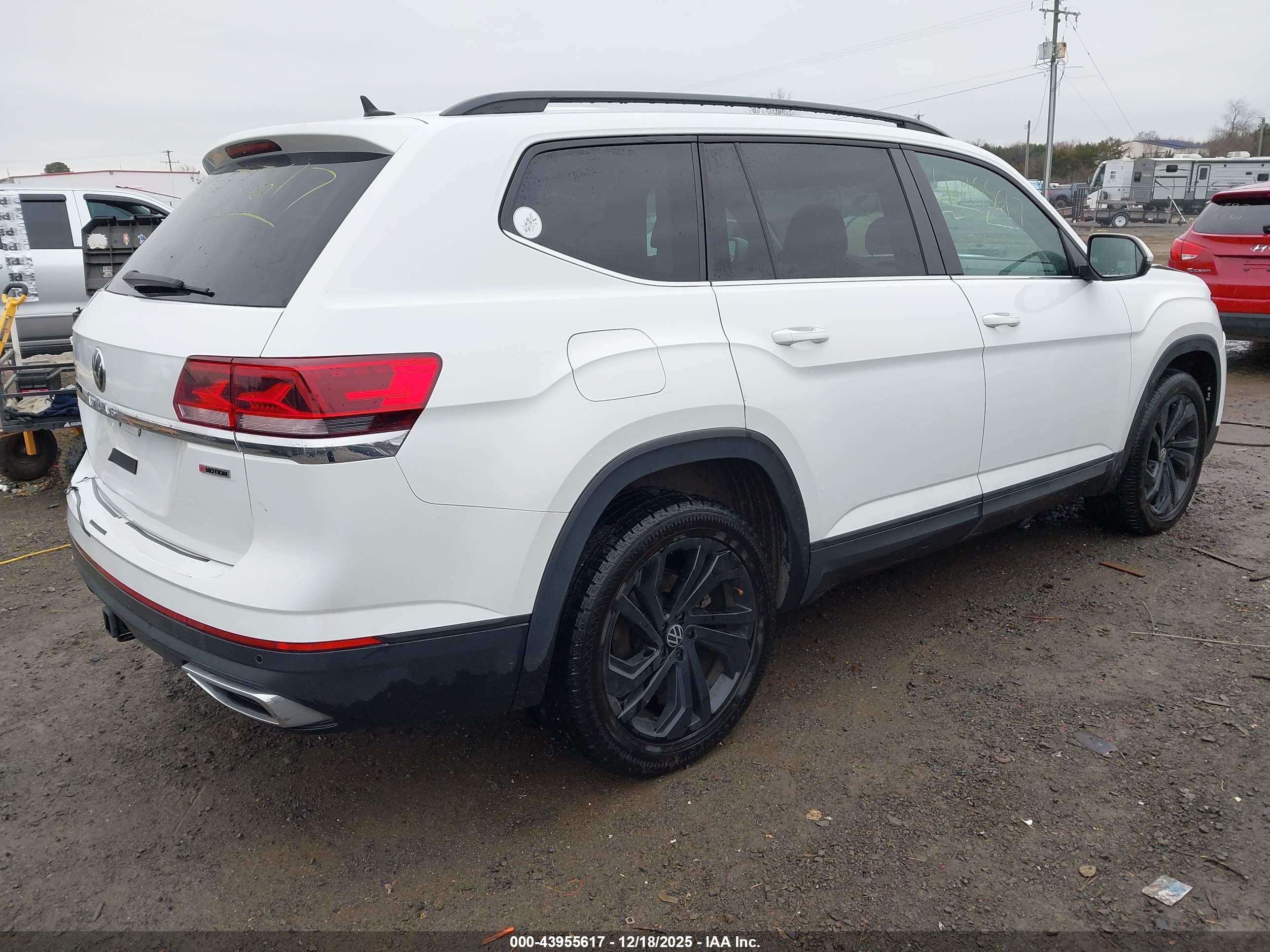 VOLKSWAGEN ATLAS image 4