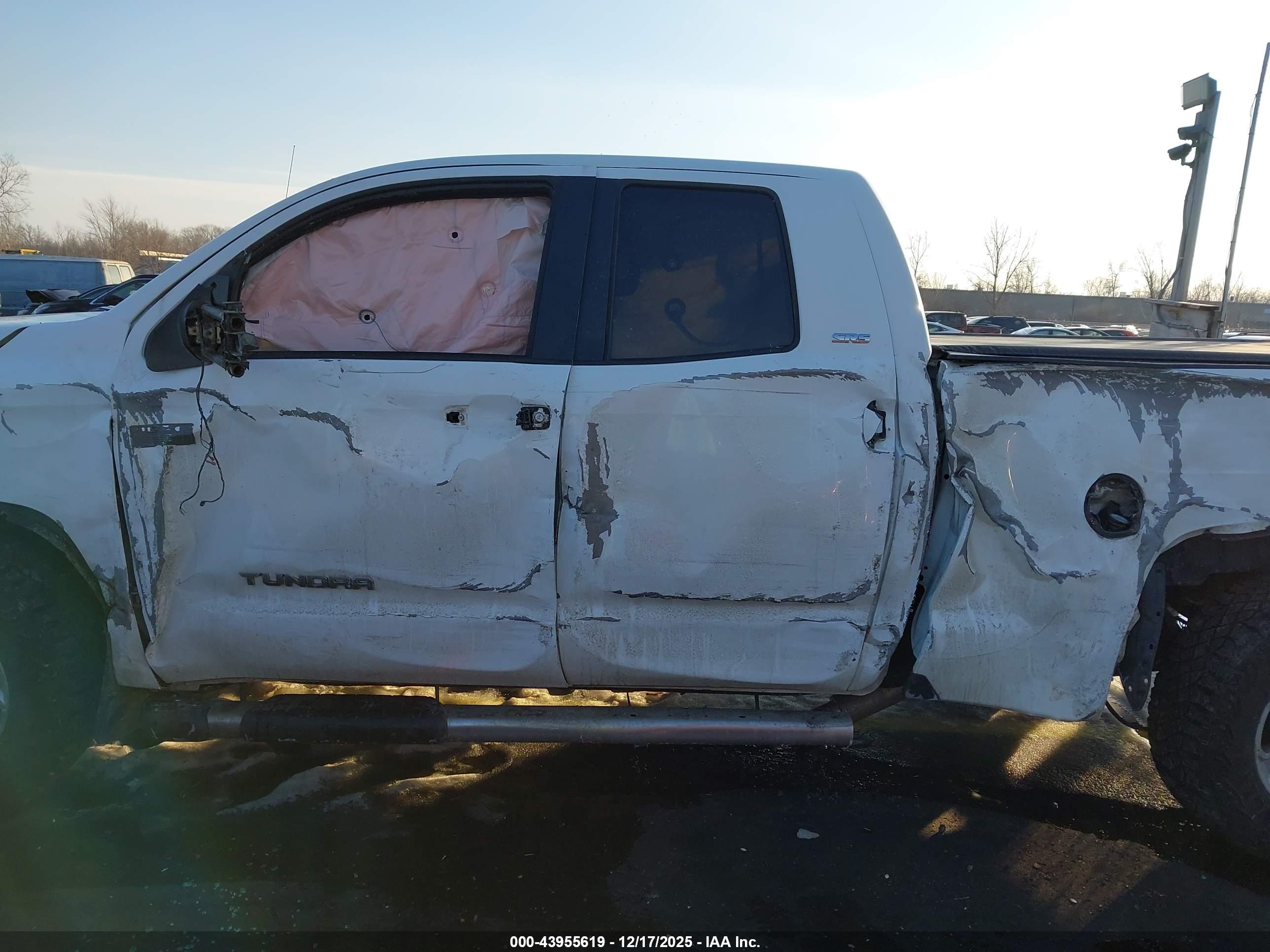 TOYOTA TUNDRA image 6