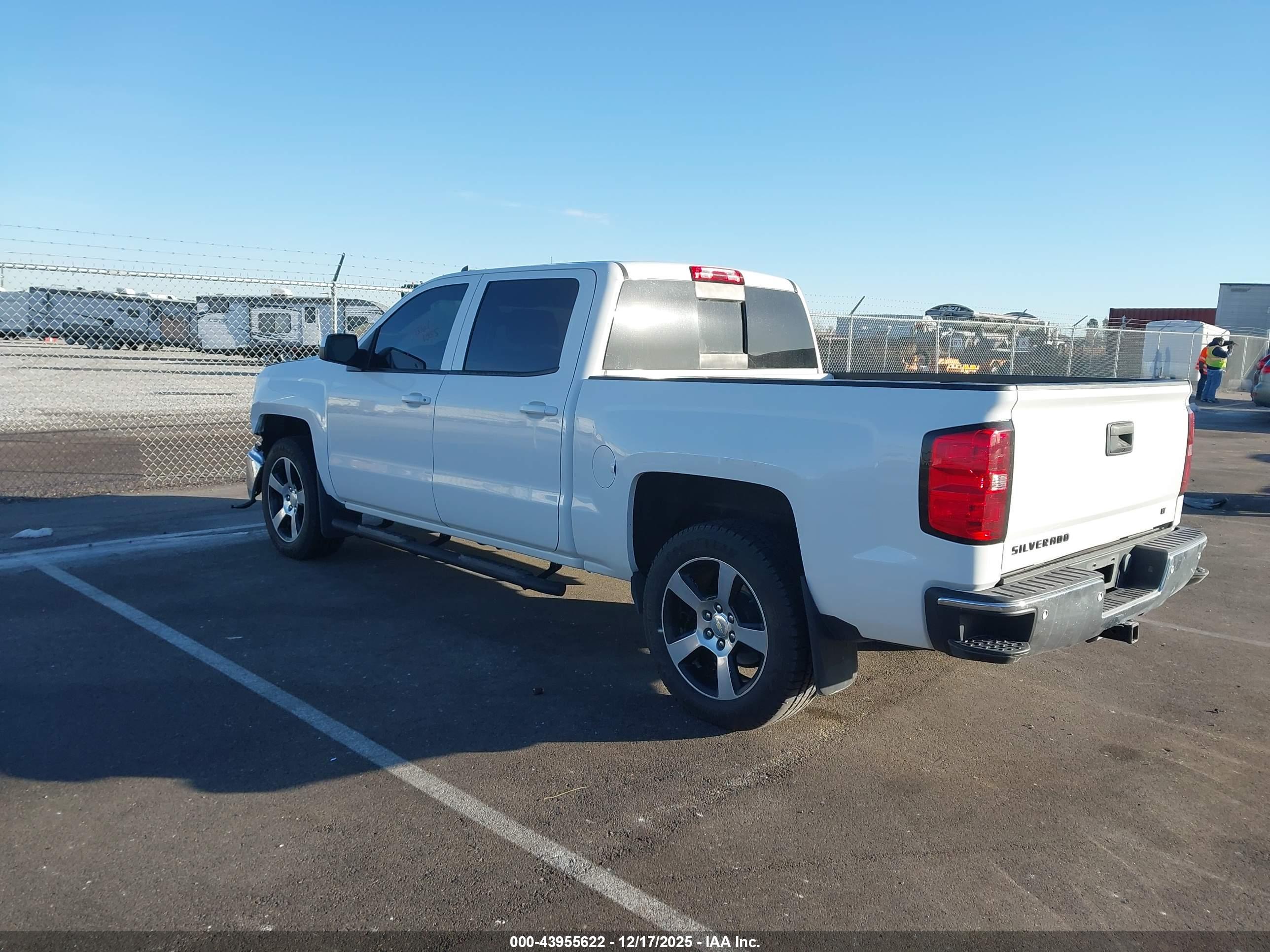 CHEVROLET SILVERADO image 3