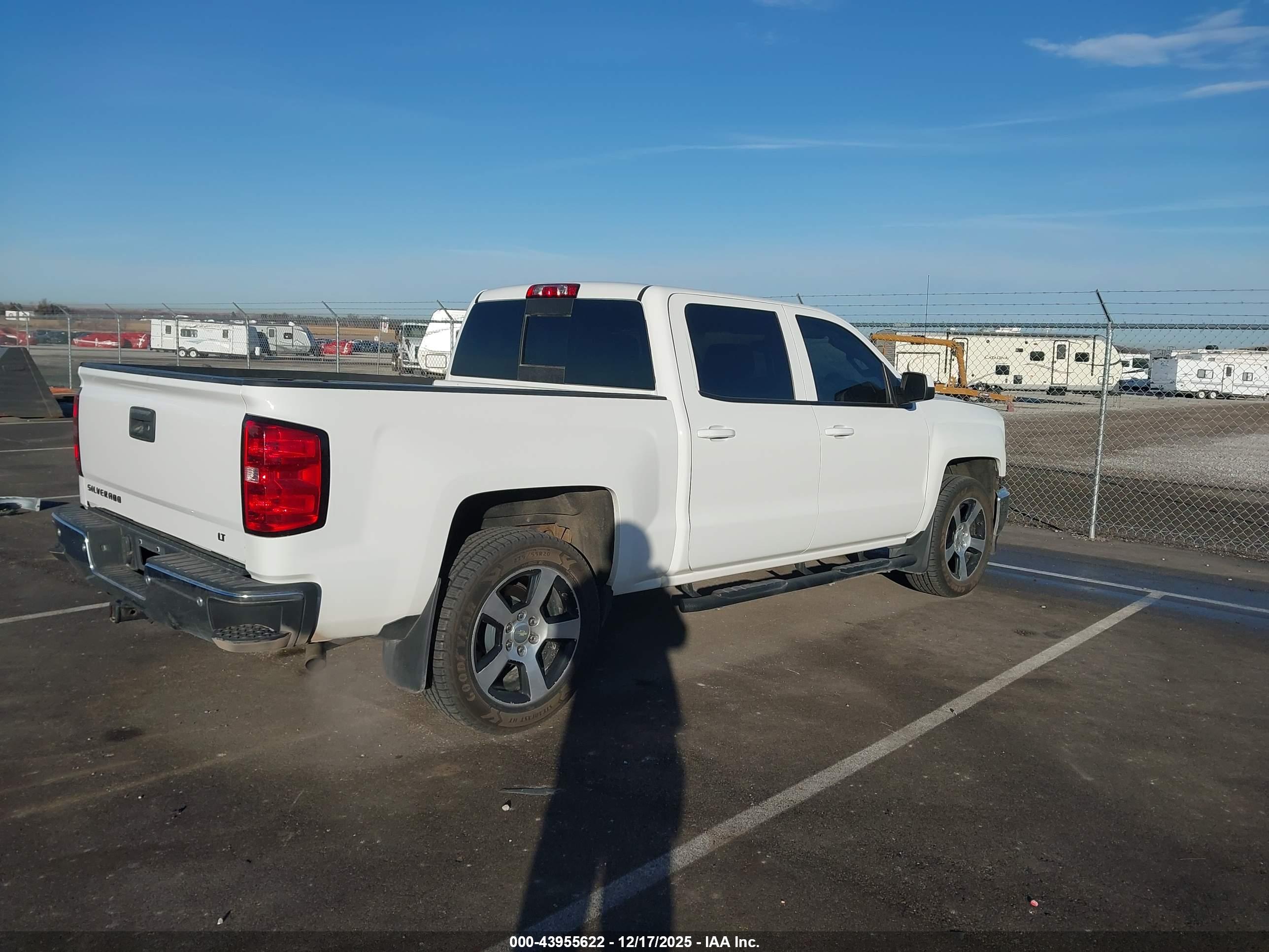 CHEVROLET SILVERADO image 4