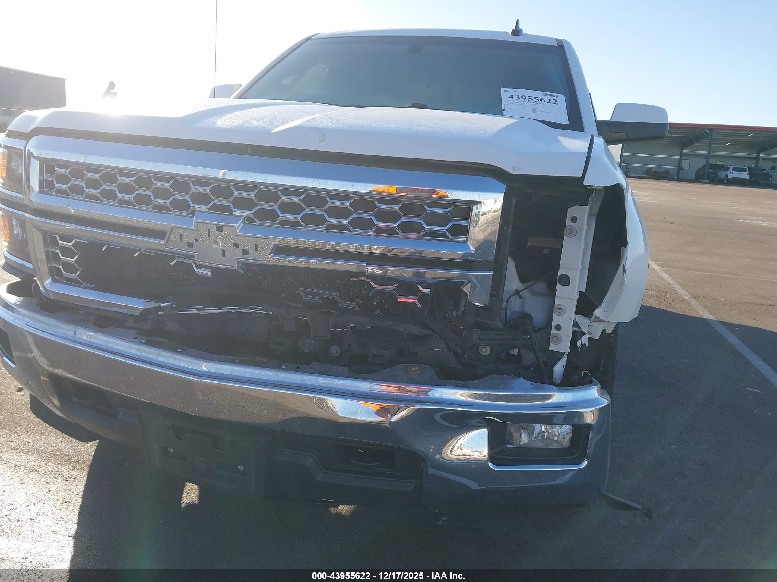 CHEVROLET SILVERADO image 6