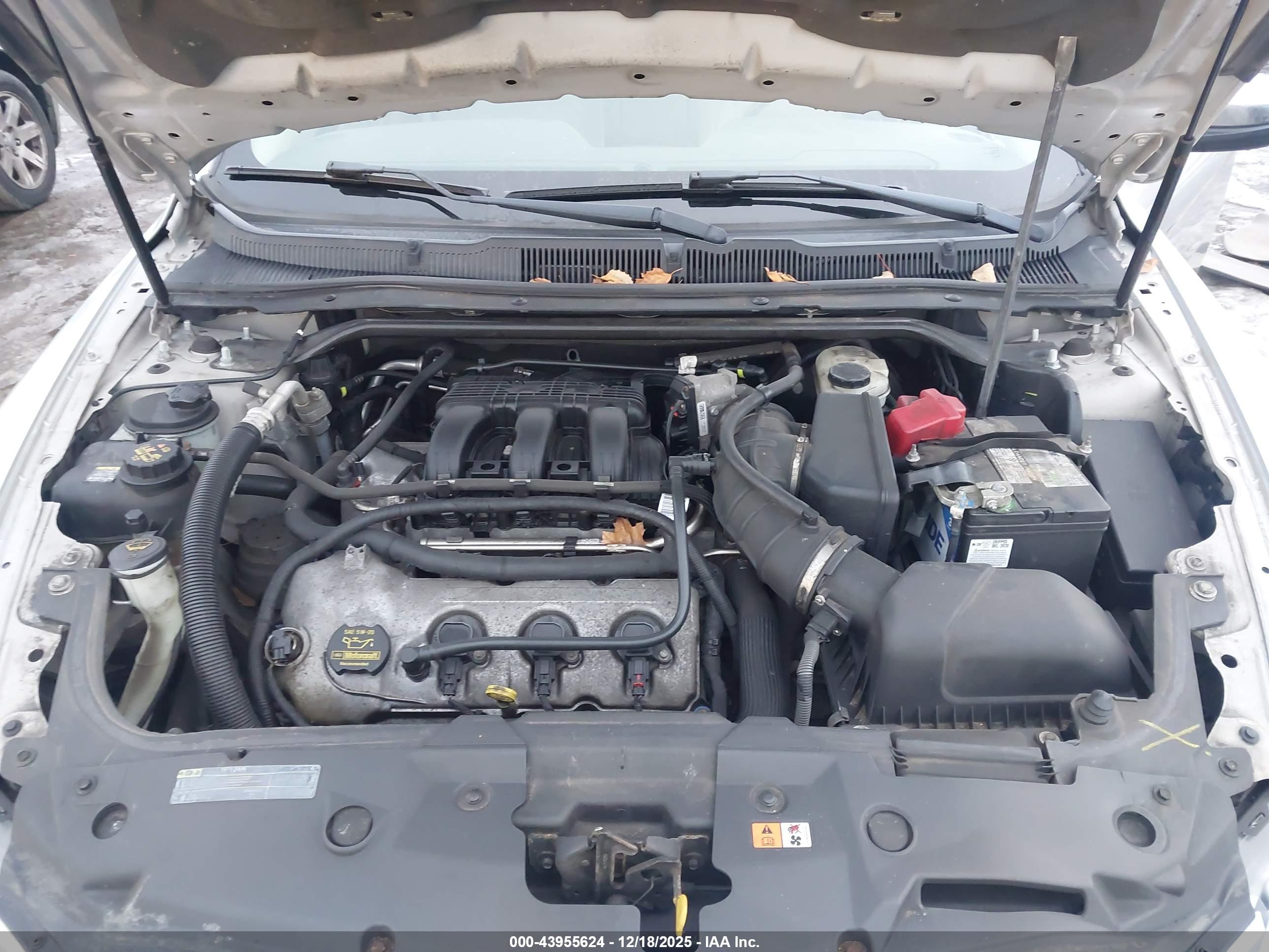 FORD TAURUS image 10