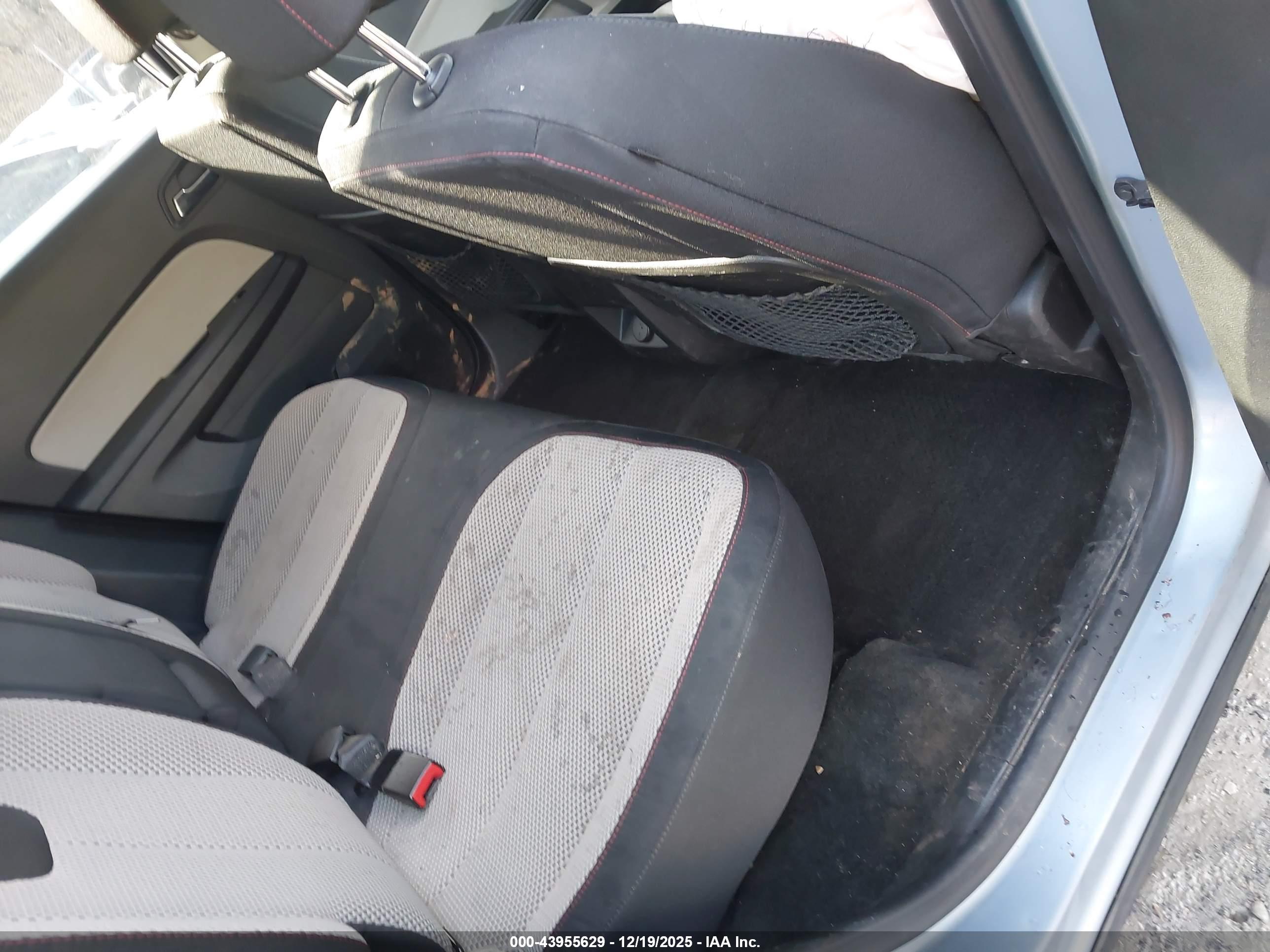 CHEVROLET EQUINOX image 8