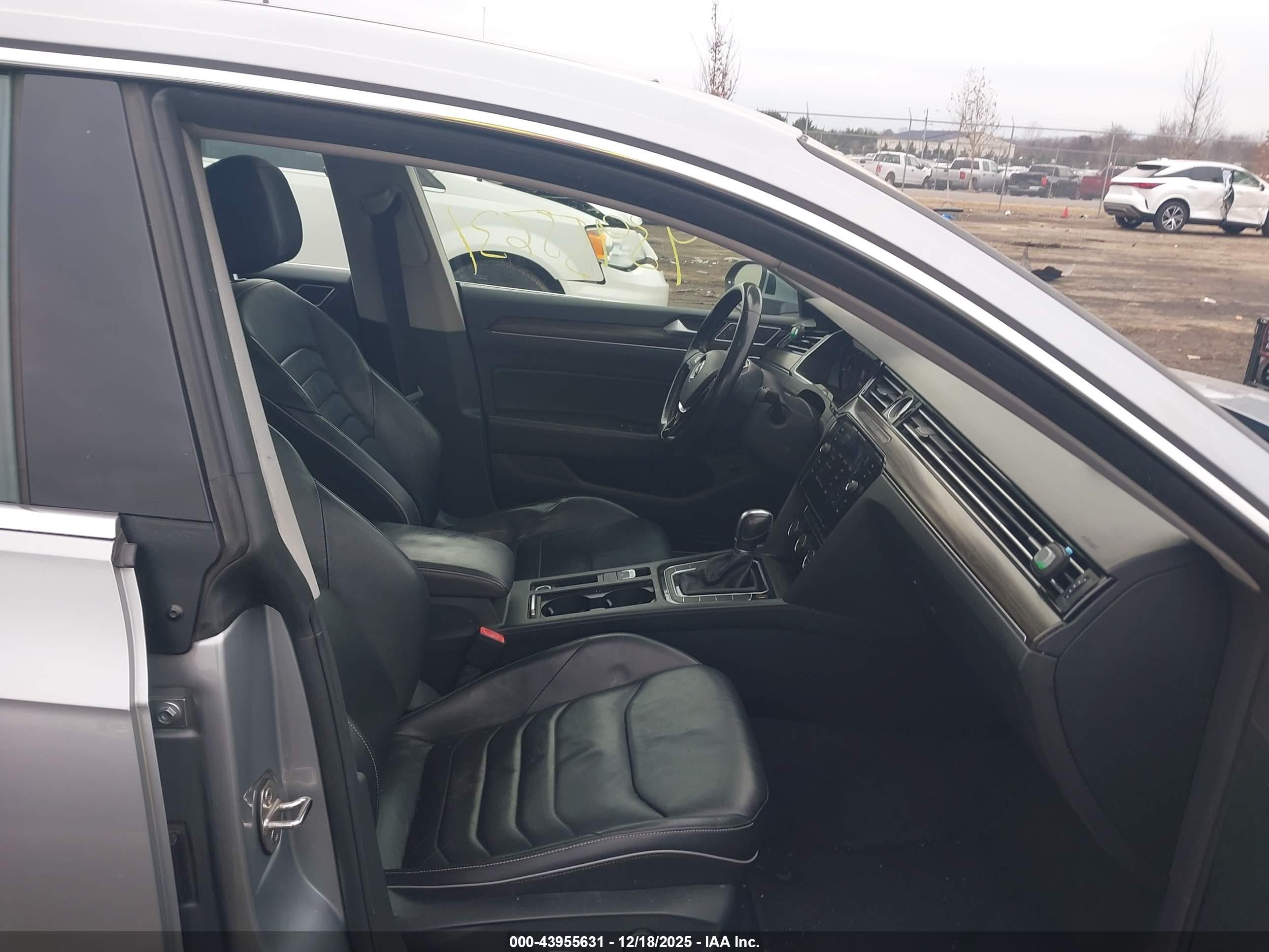 VOLKSWAGEN ARTEON image 5