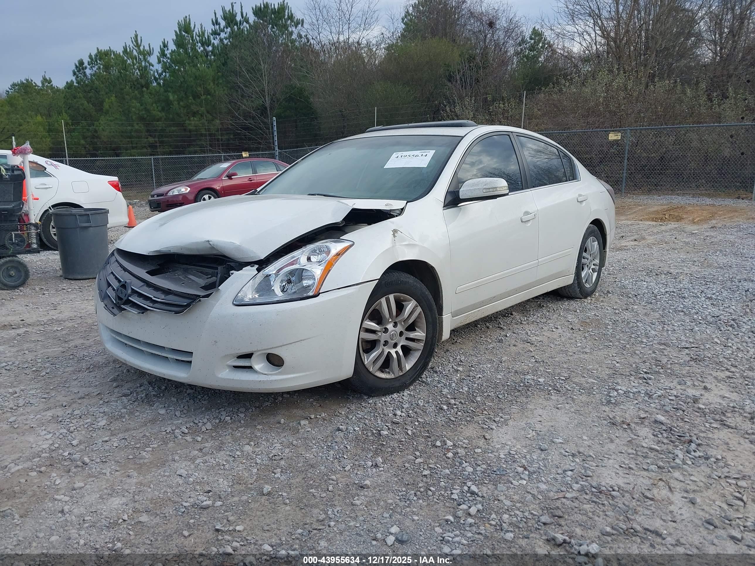 NISSAN ALTIMA image 2
